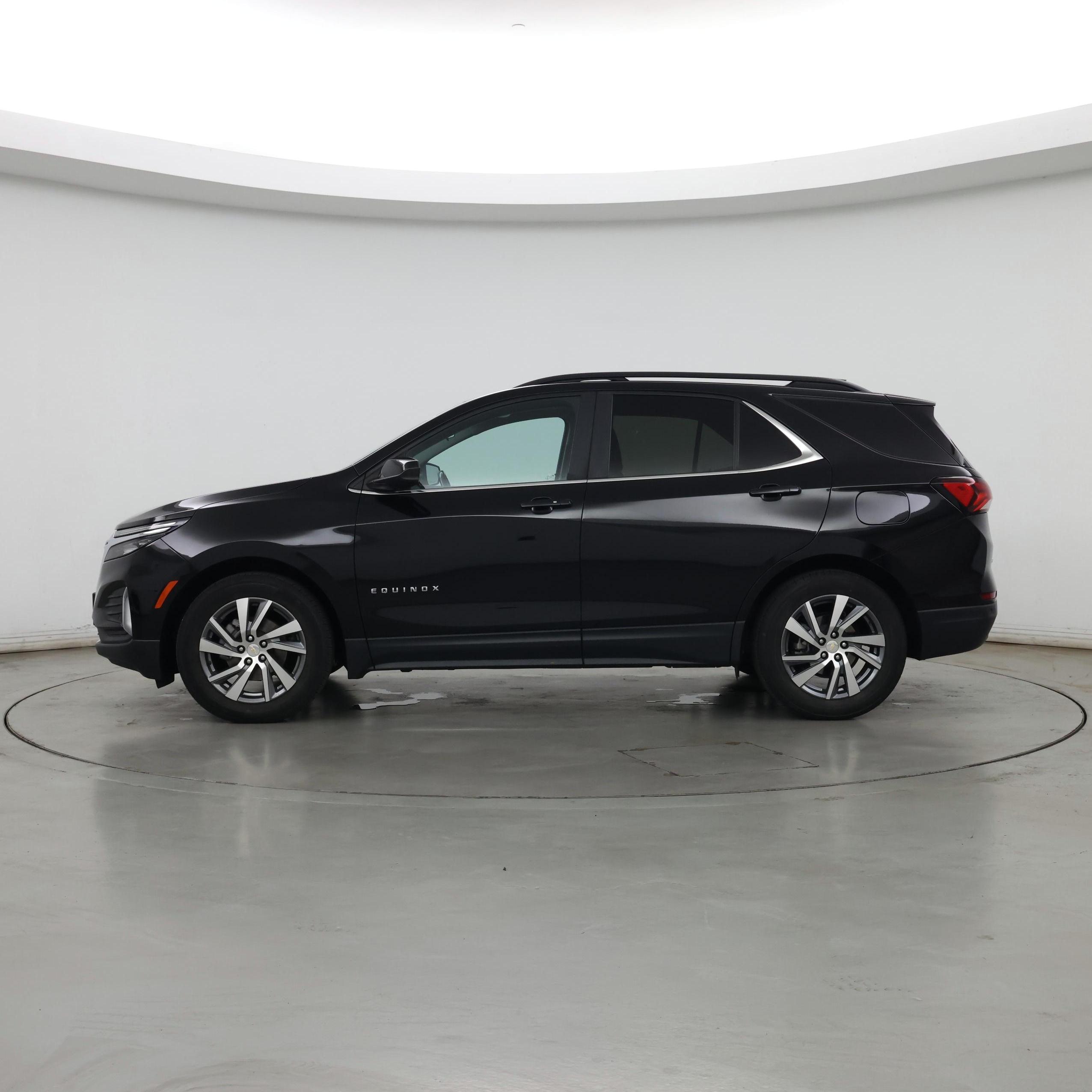 Thumbnail: 2022 Chevrolet Equinox - 3