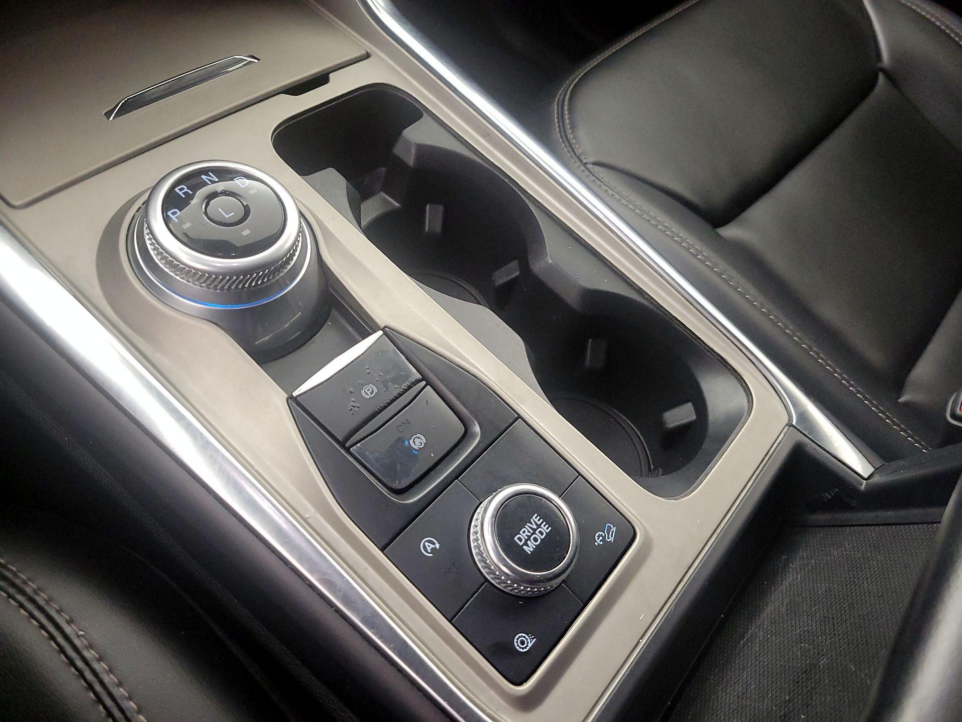 Thumbnail: 2022 Ford Explorer - 18