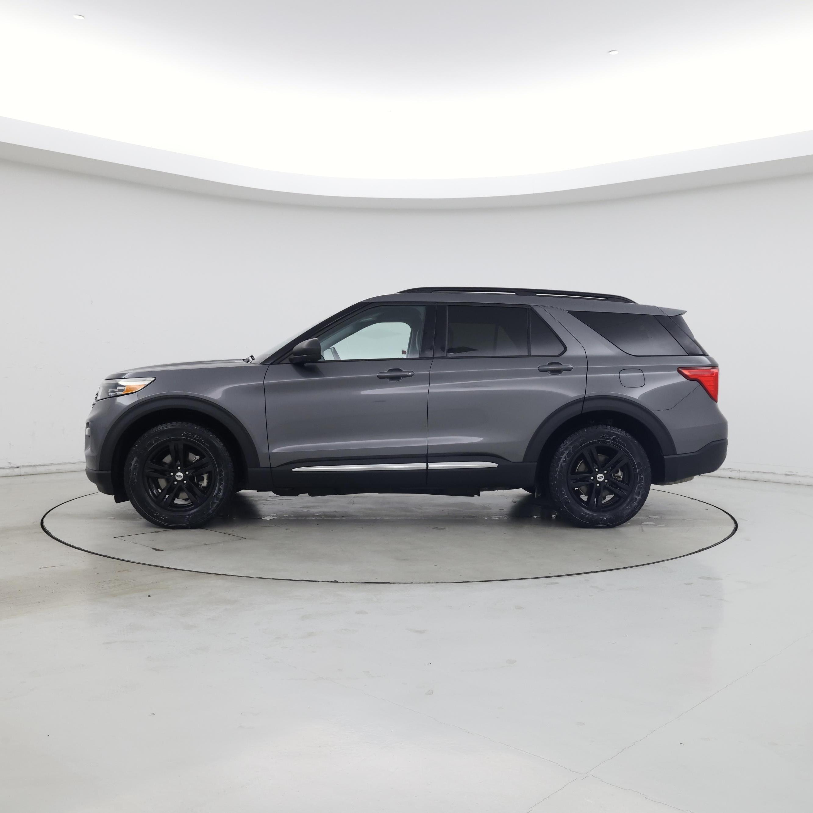 Thumbnail: 2022 Ford Explorer - 3