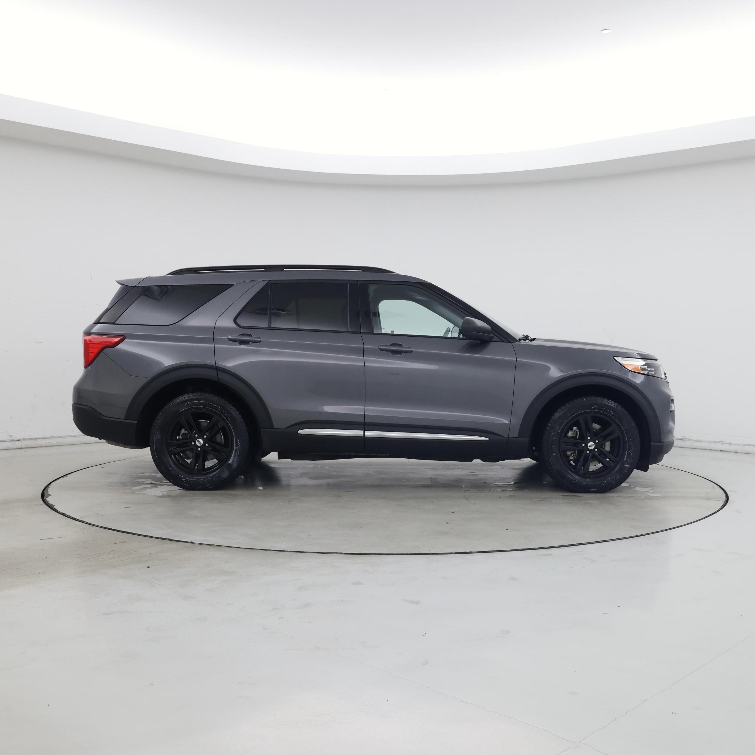 Thumbnail: 2022 Ford Explorer - 7