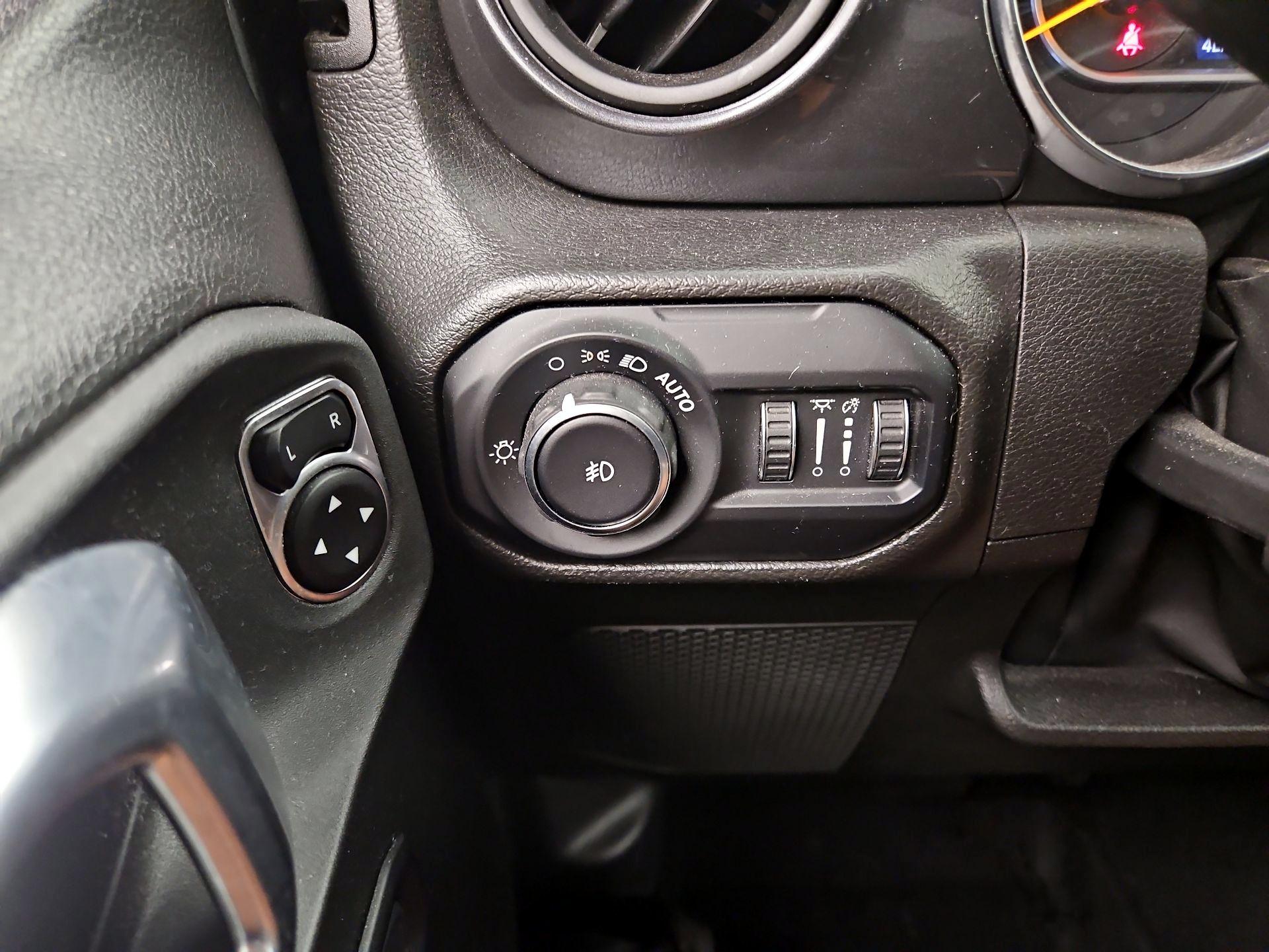 Thumbnail: 2022 Jeep Wrangler - 13
