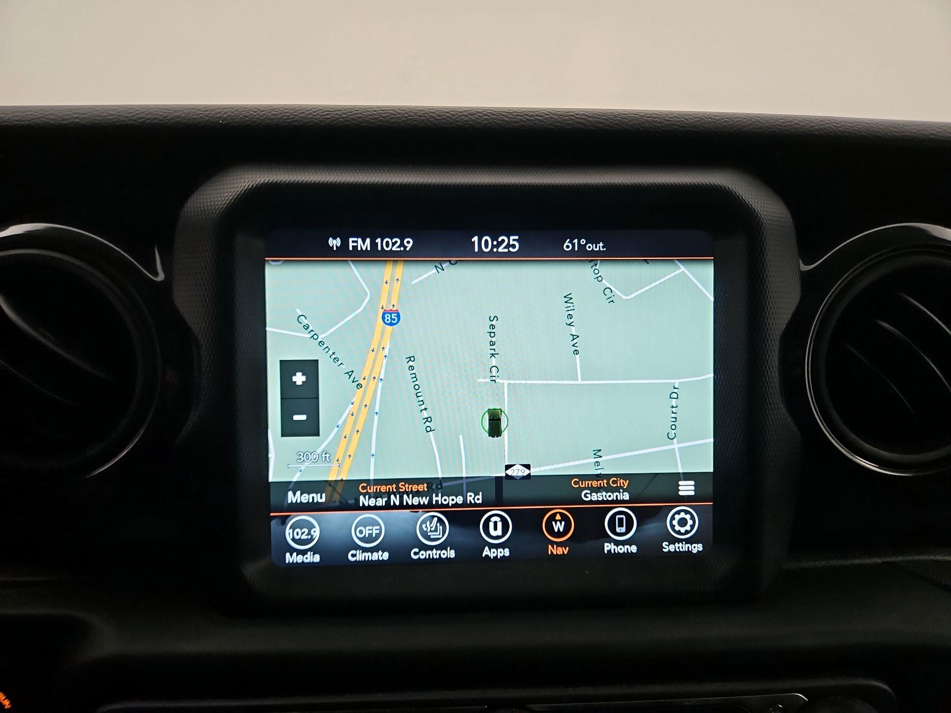 Thumbnail: 2022 Jeep Wrangler - 14