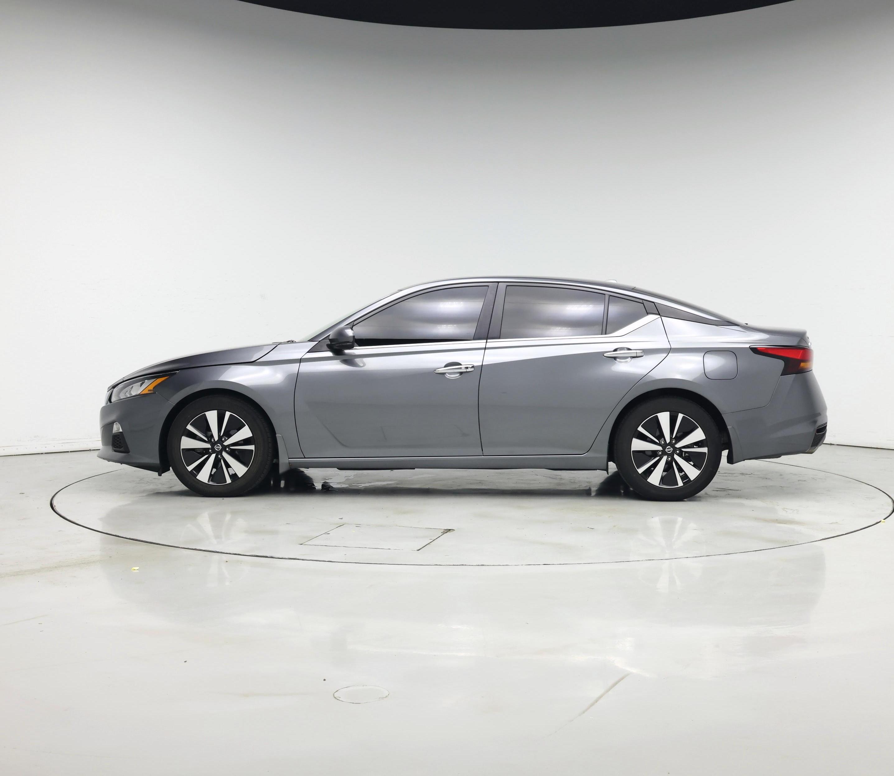 Thumbnail: 2022 Nissan Altima - 3