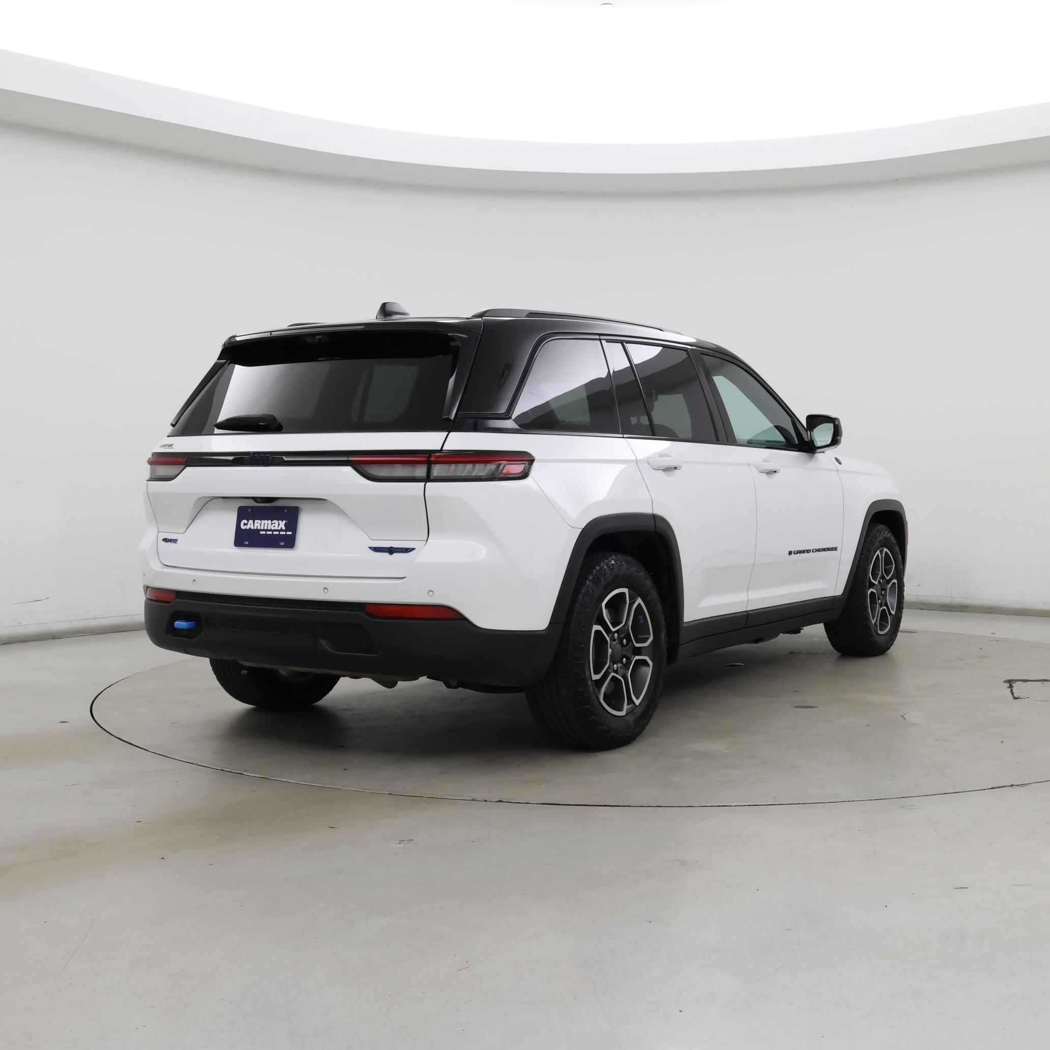 Thumbnail: 2022 Jeep Grand Cherokee - 8