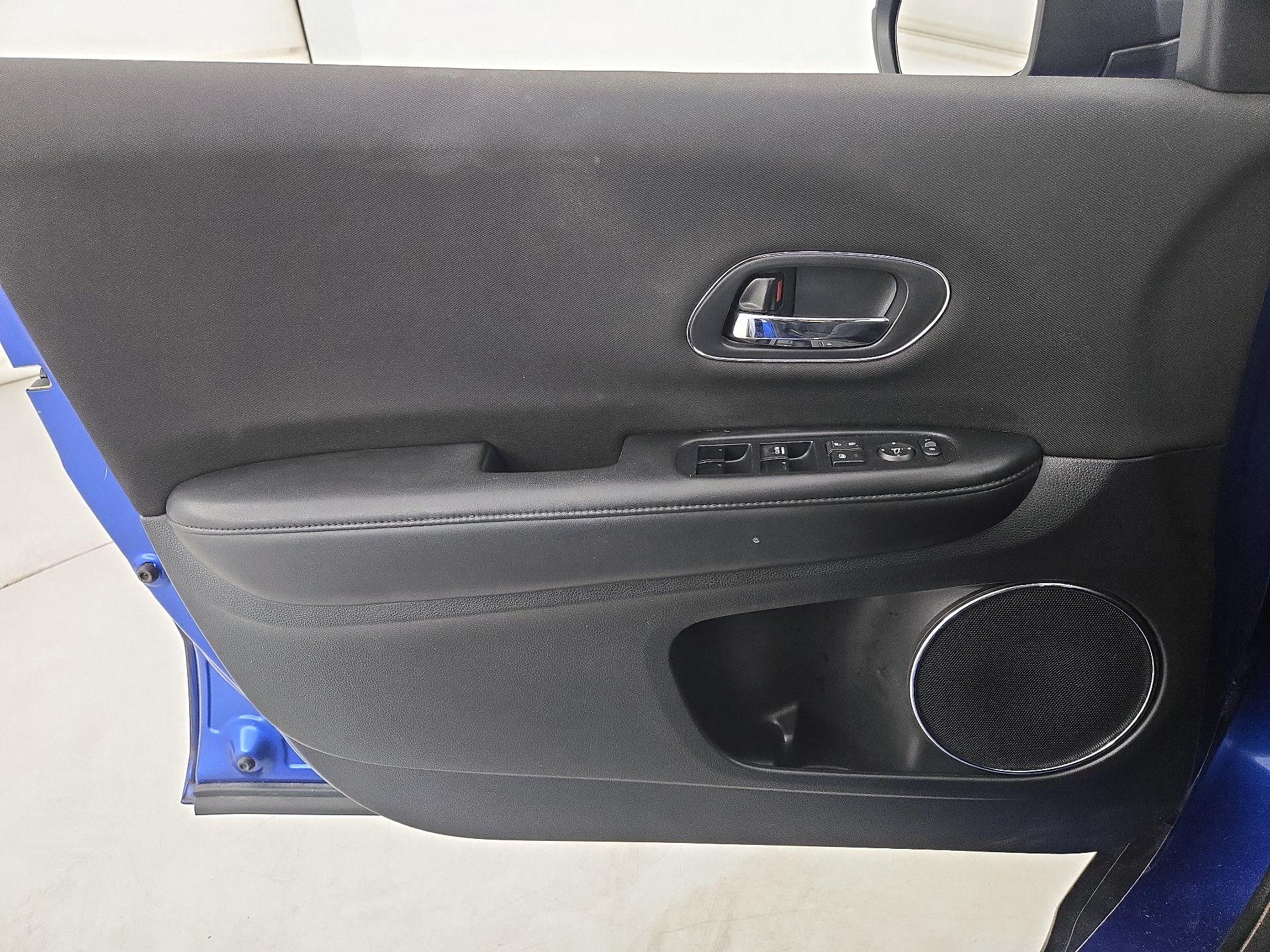 Thumbnail: 2018 Honda HR-V - 12