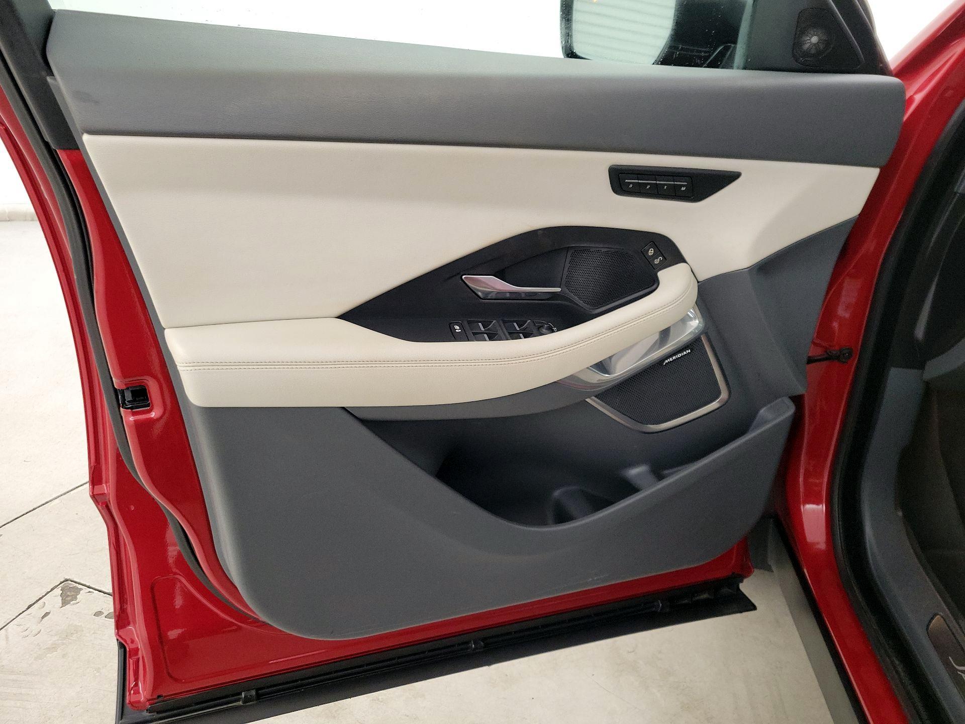 Thumbnail: 2019 Jaguar E-Pace - 12