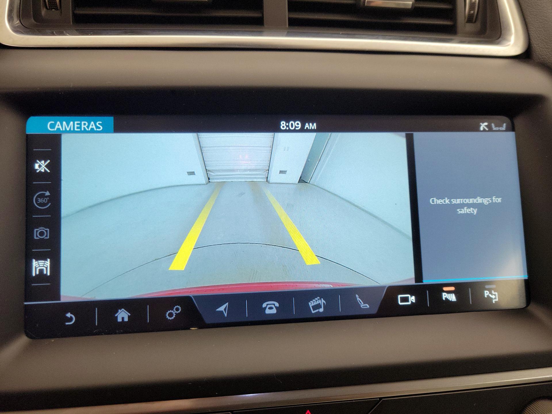 Thumbnail: 2019 Jaguar E-Pace - 14