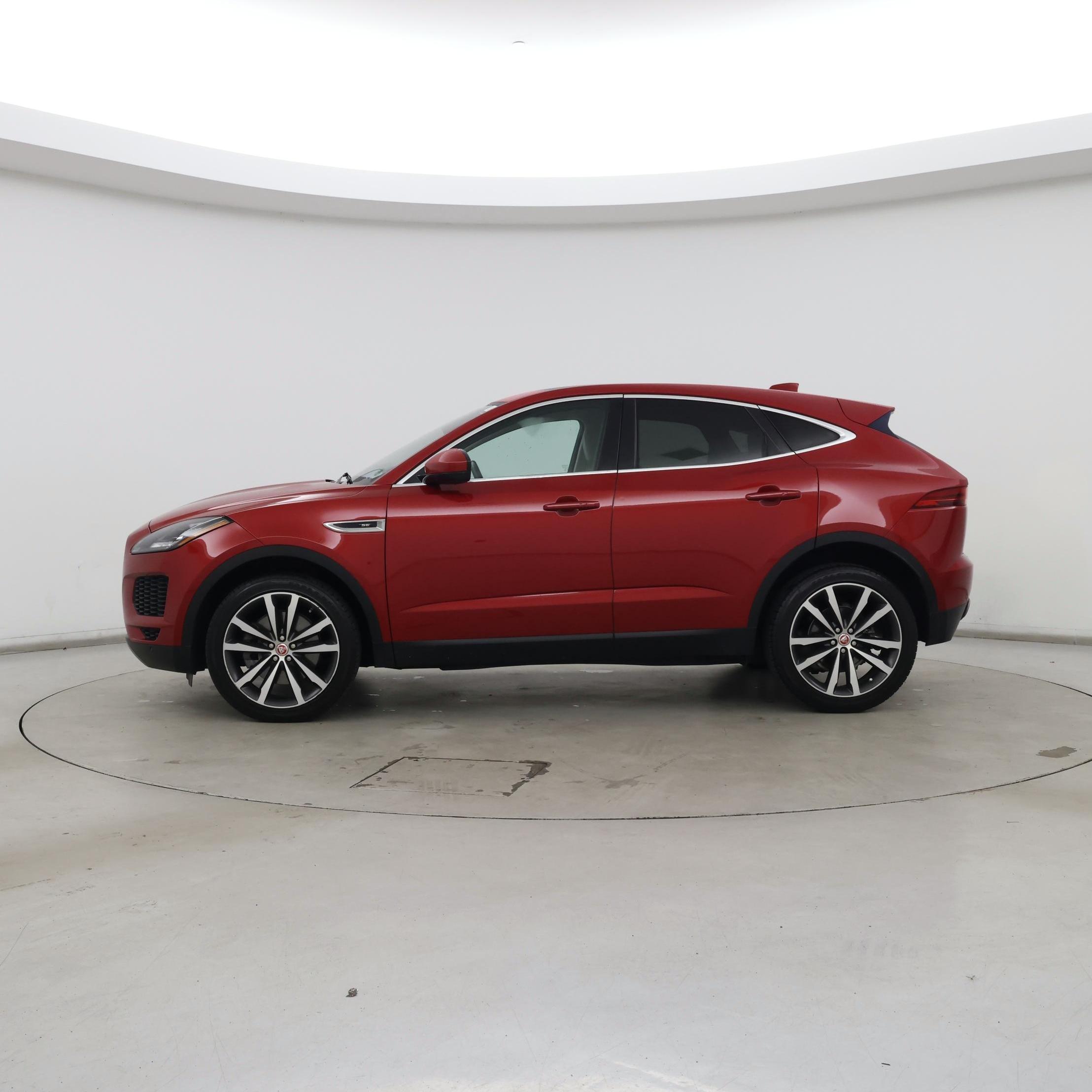 Thumbnail: 2019 Jaguar E-Pace - 3