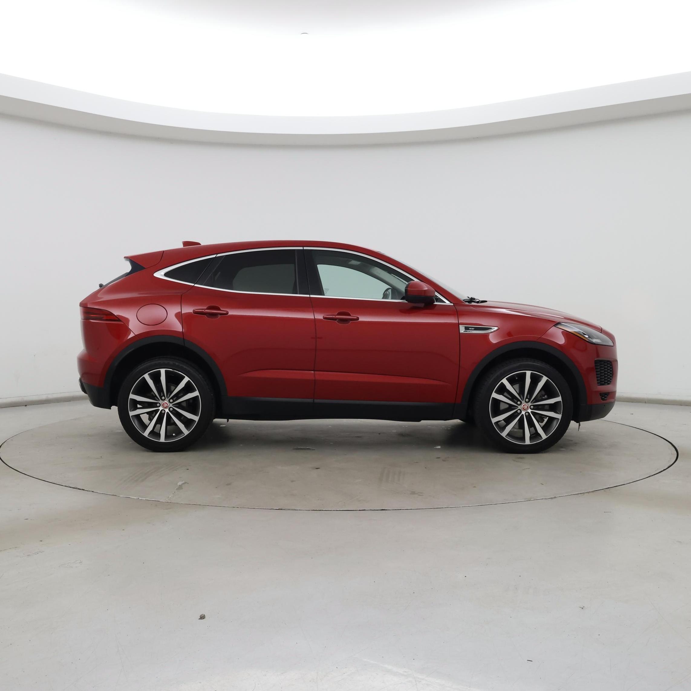 Thumbnail: 2019 Jaguar E-Pace - 7