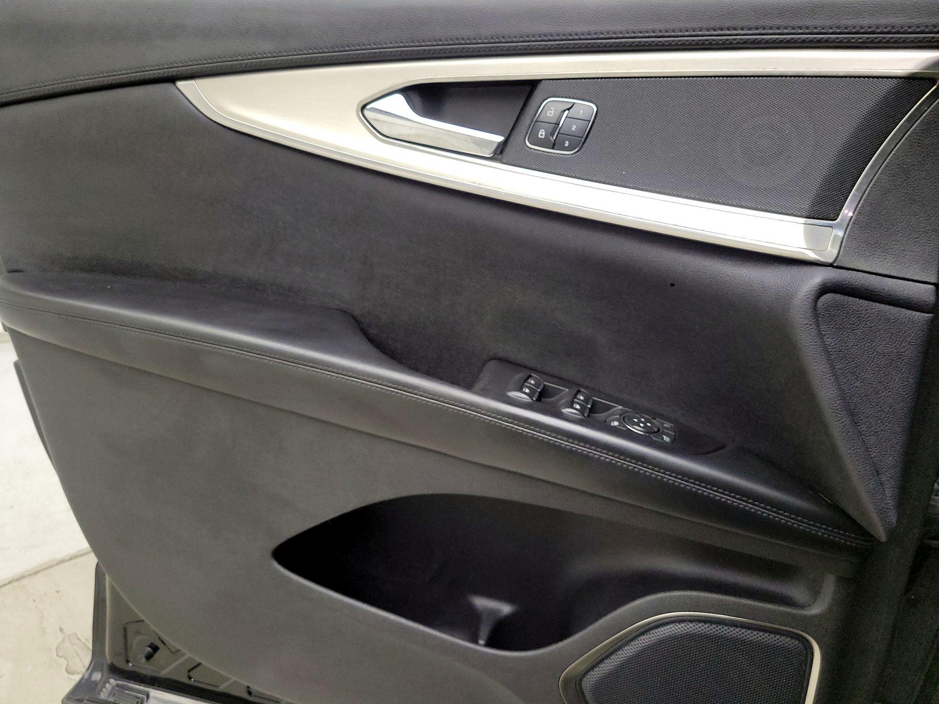 Thumbnail: 2017 Lincoln MKX - 12