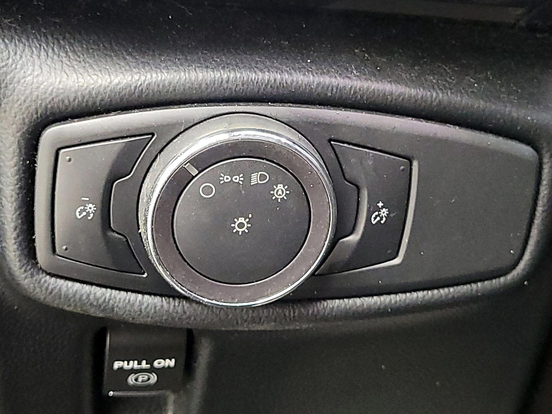 Thumbnail: 2017 Lincoln MKX - 13