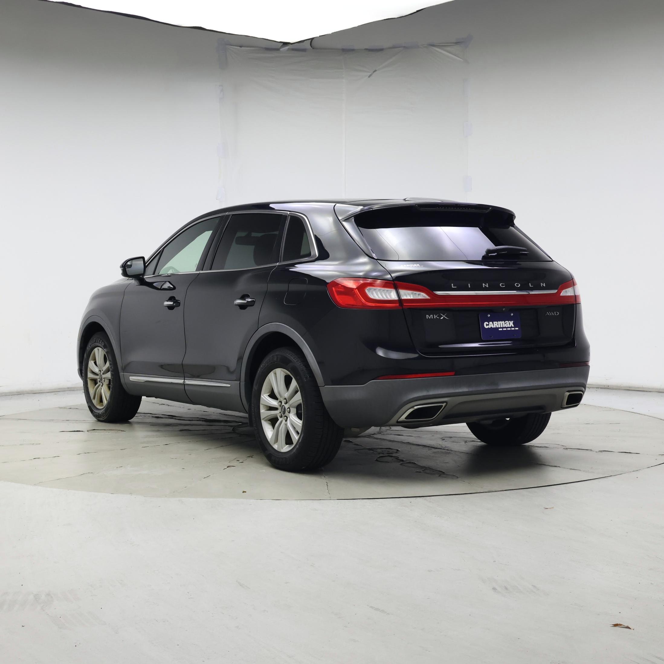 Thumbnail: 2017 Lincoln MKX - 2