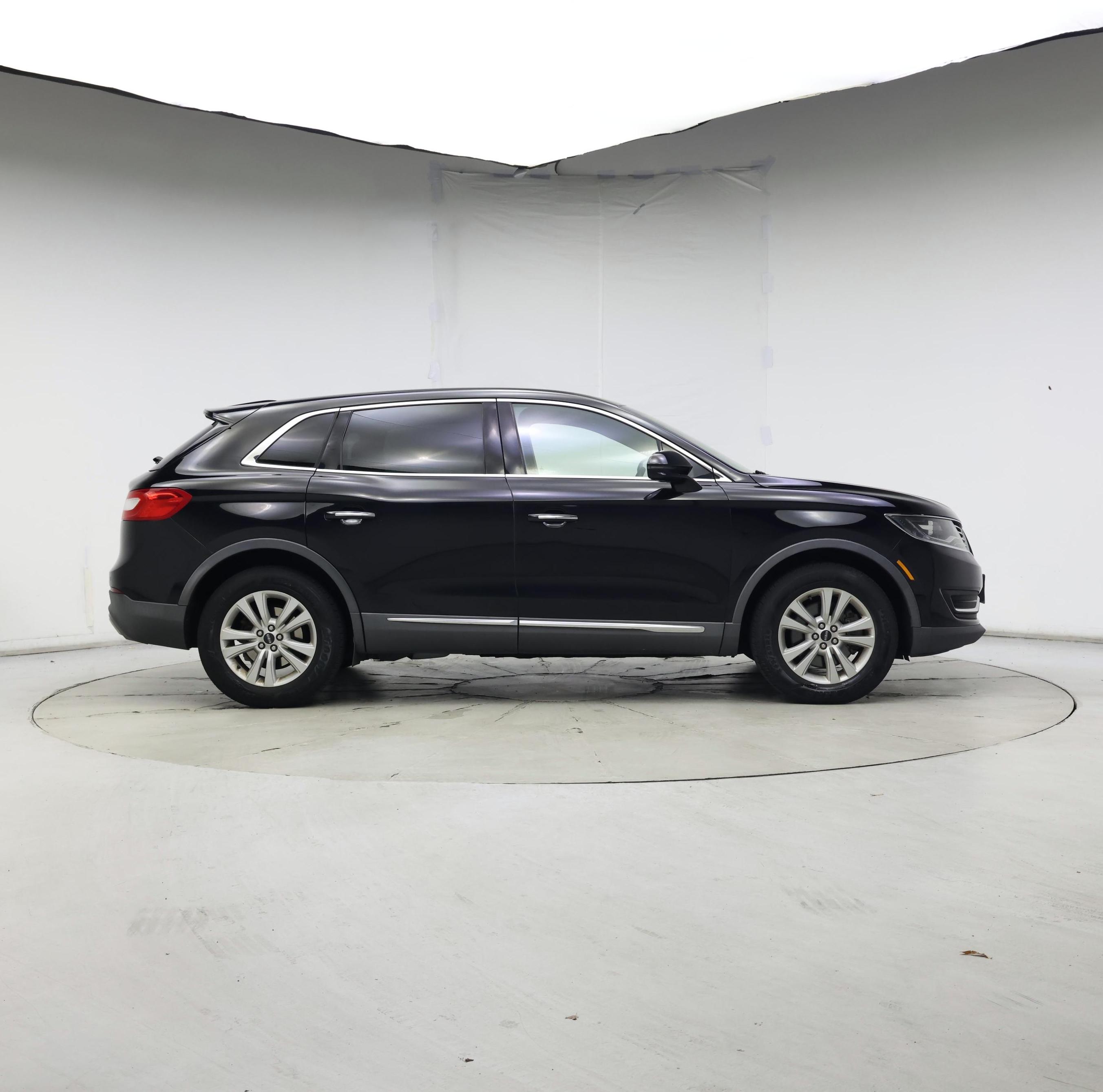 Thumbnail: 2017 Lincoln MKX - 7