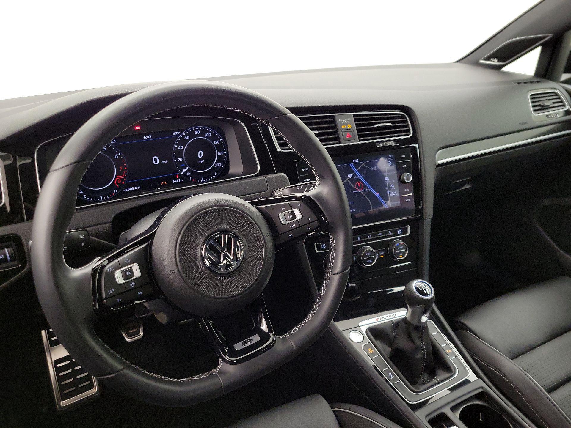 Thumbnail: 2019 Volkswagen Golf - 9
