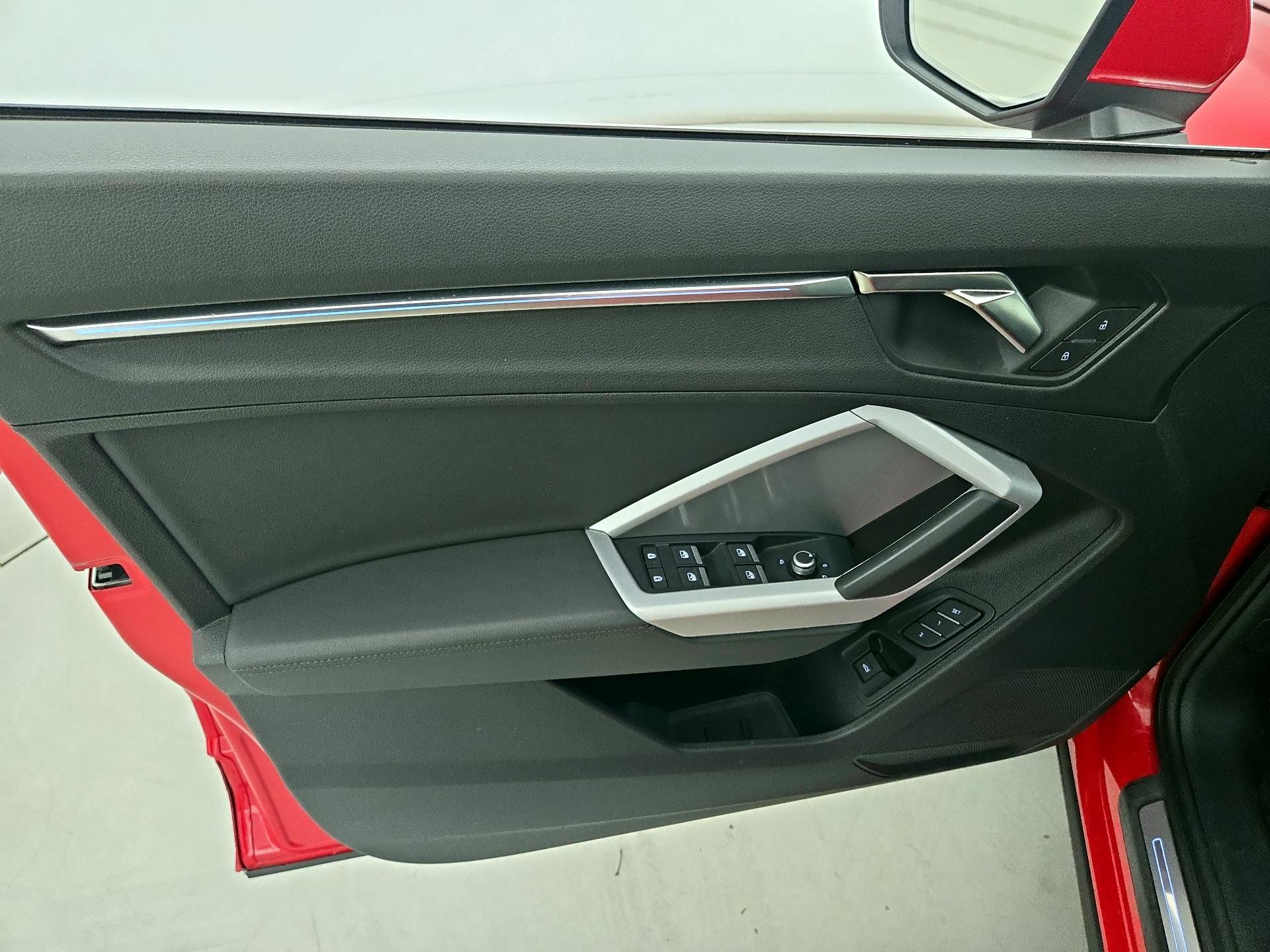 Thumbnail: 2022 Audi Q3 - 12