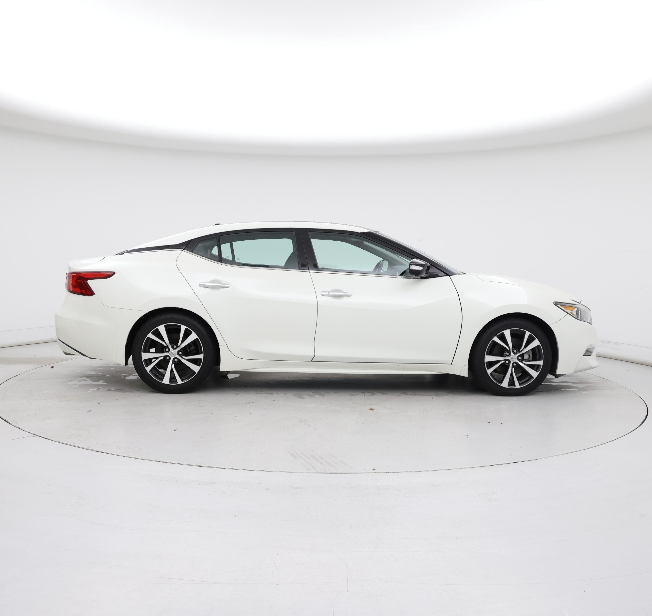 Thumbnail: 2017 Nissan Maxima - 7