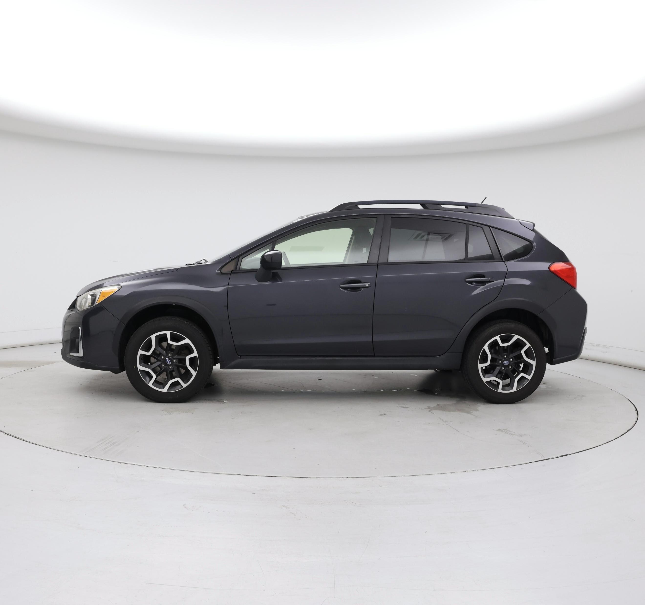 Thumbnail: 2017 Subaru Crosstrek - 3