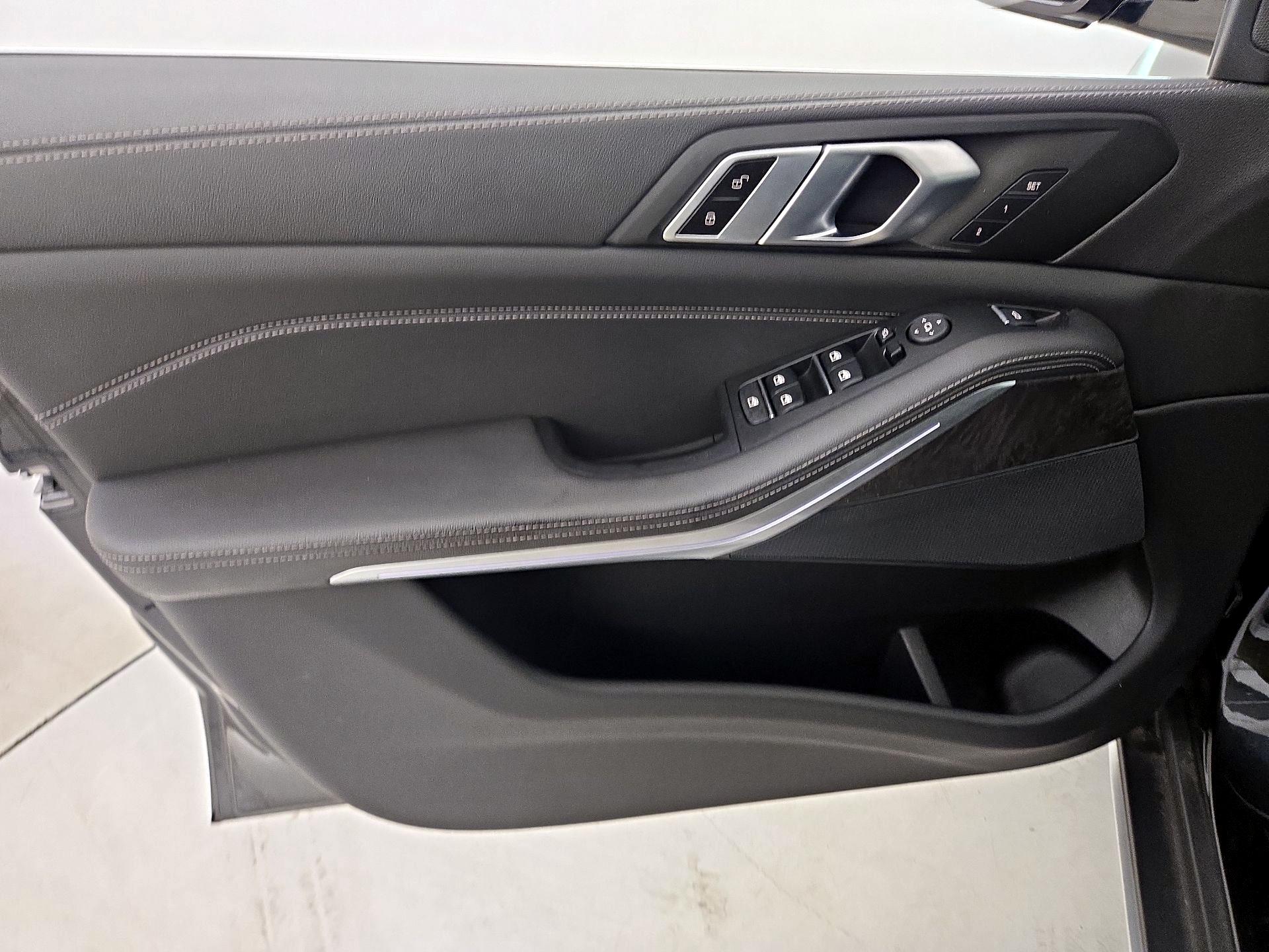 Thumbnail: 2022 BMW X5 - 12