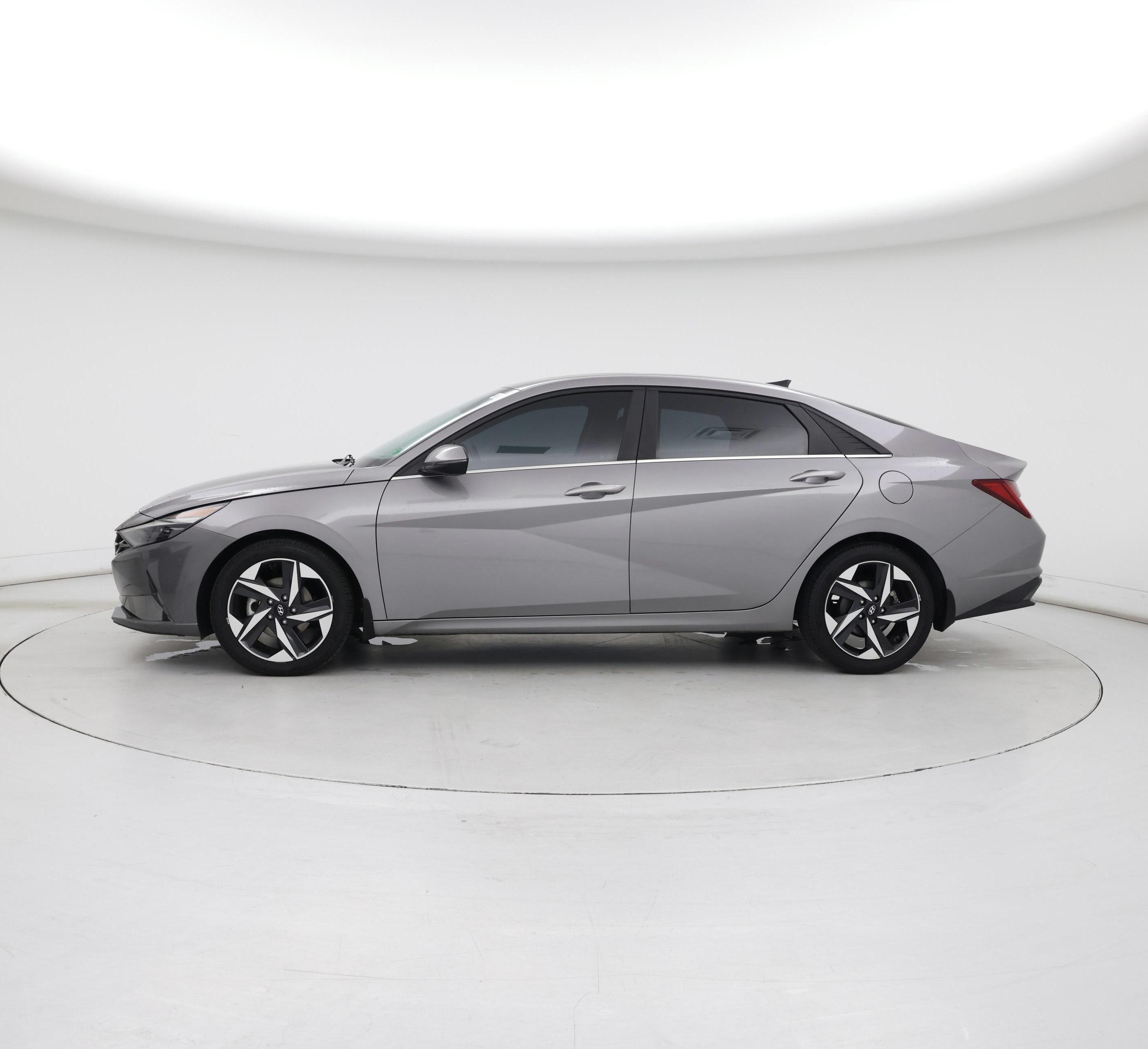 Thumbnail: 2023 Hyundai Elantra - 3