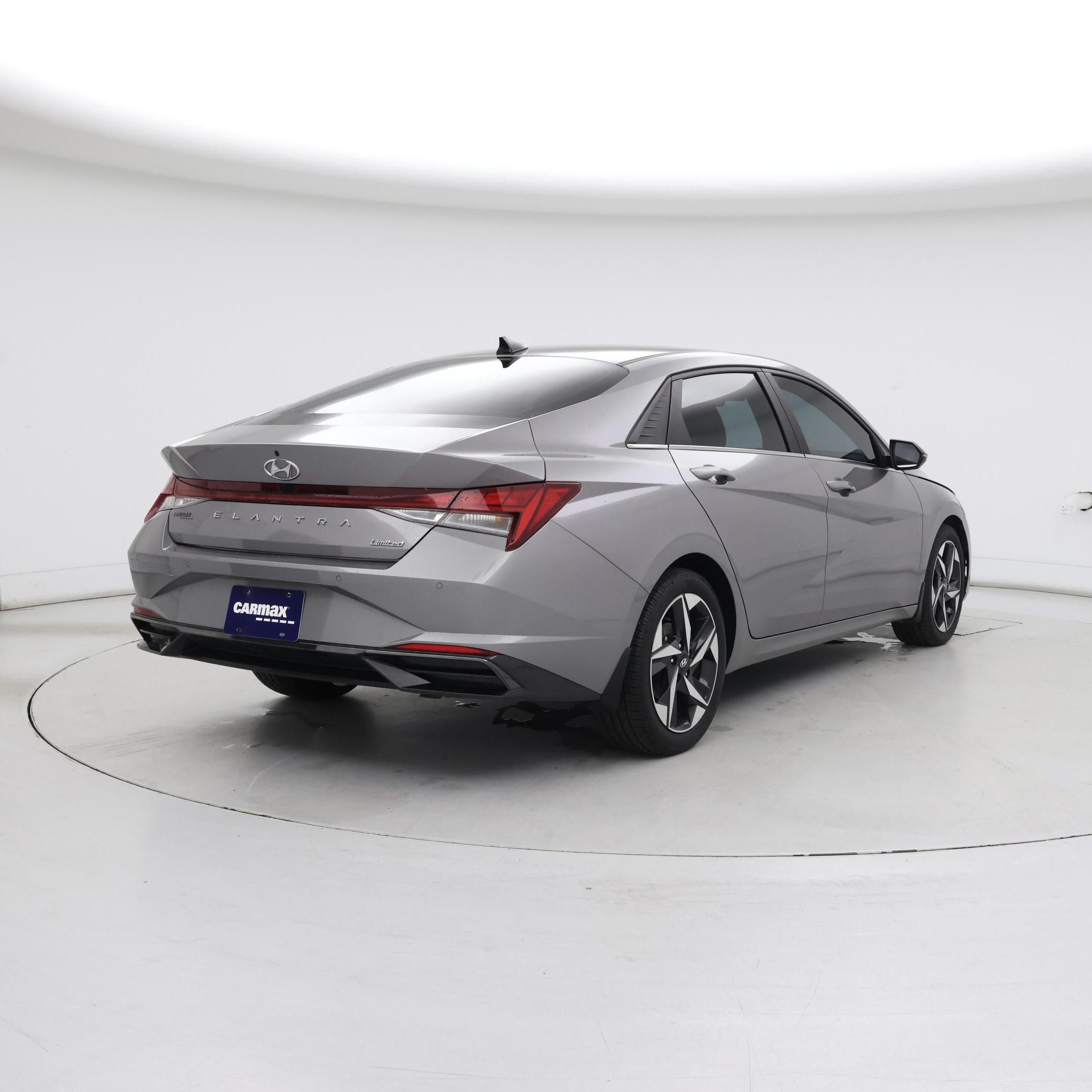 Thumbnail: 2023 Hyundai Elantra - 8