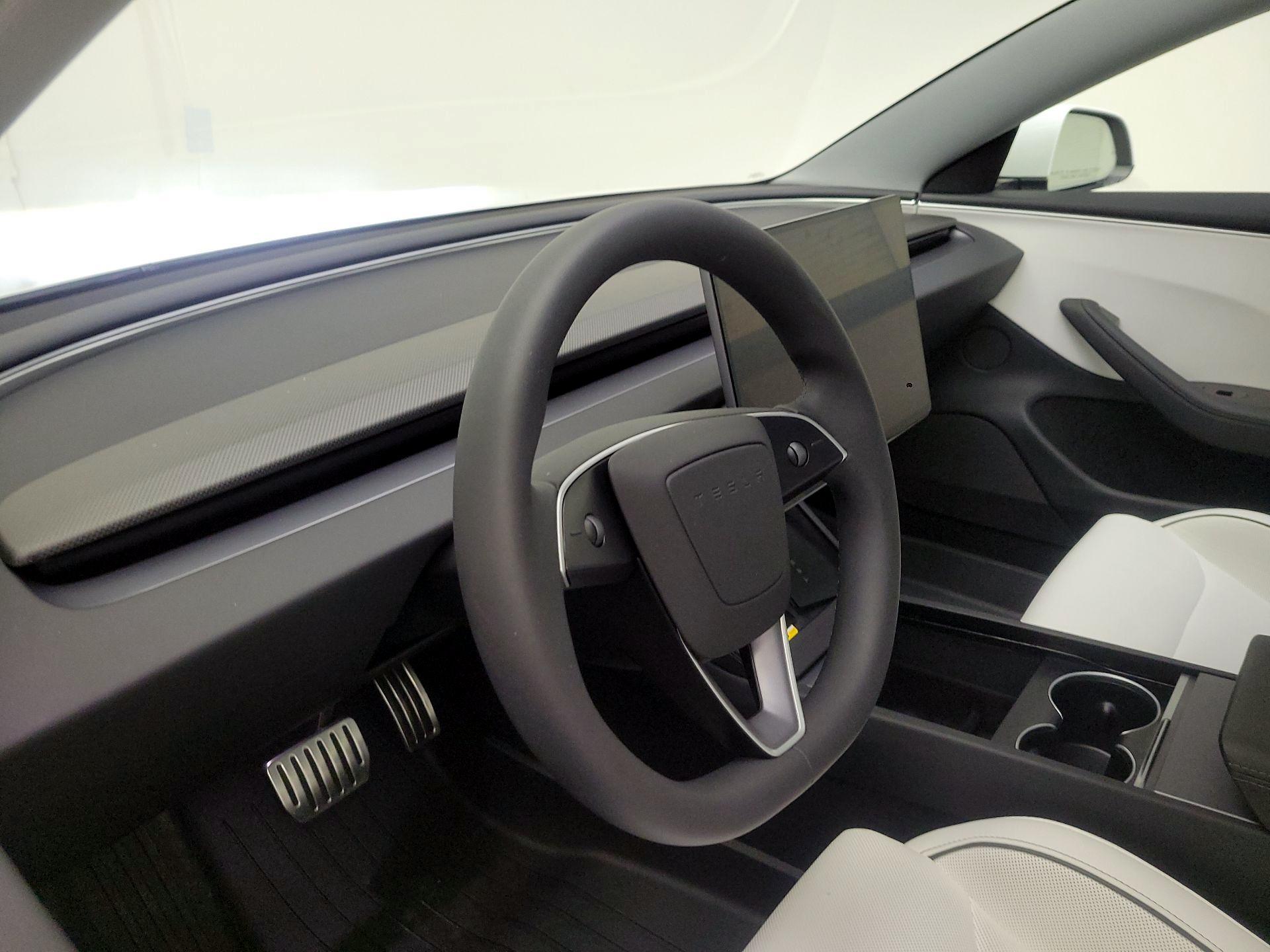Thumbnail: 2025 Tesla Model 3 - 9