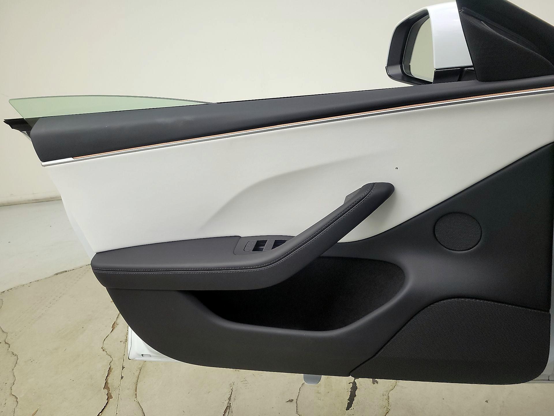 Thumbnail: 2025 Tesla Model 3 - 12