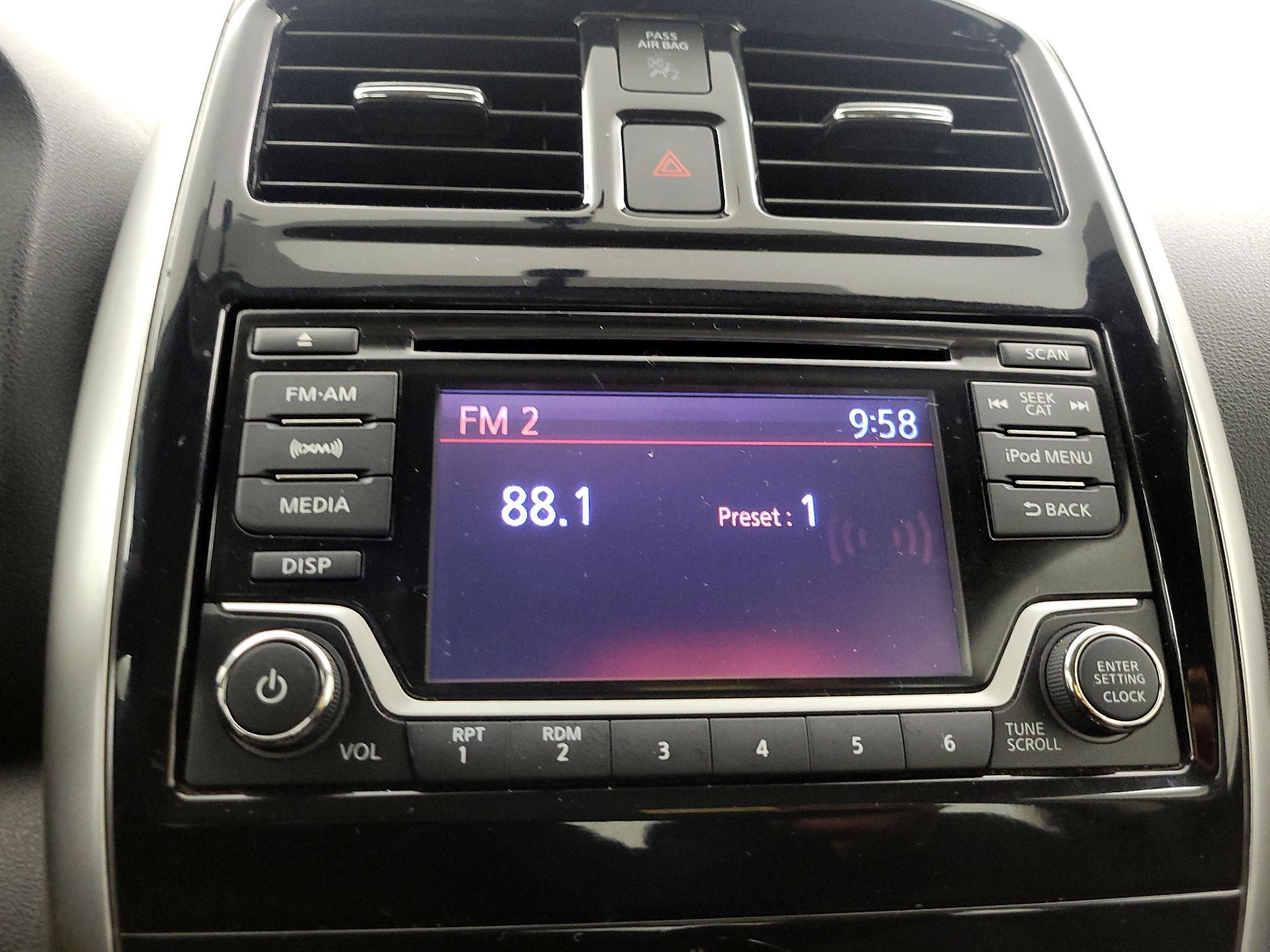 Thumbnail: 2018 Nissan Versa - 15