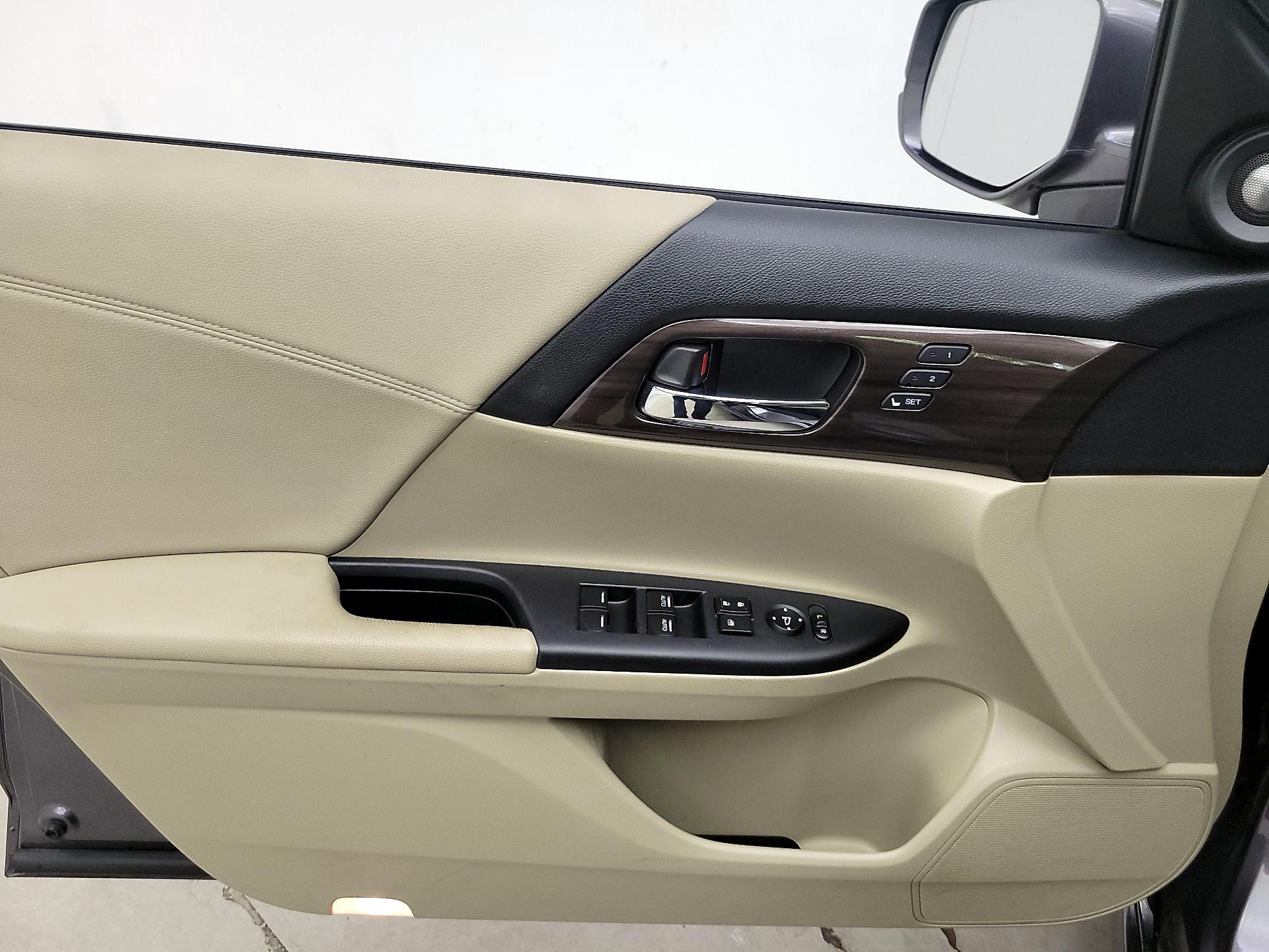 Thumbnail: 2017 Honda Accord - 12