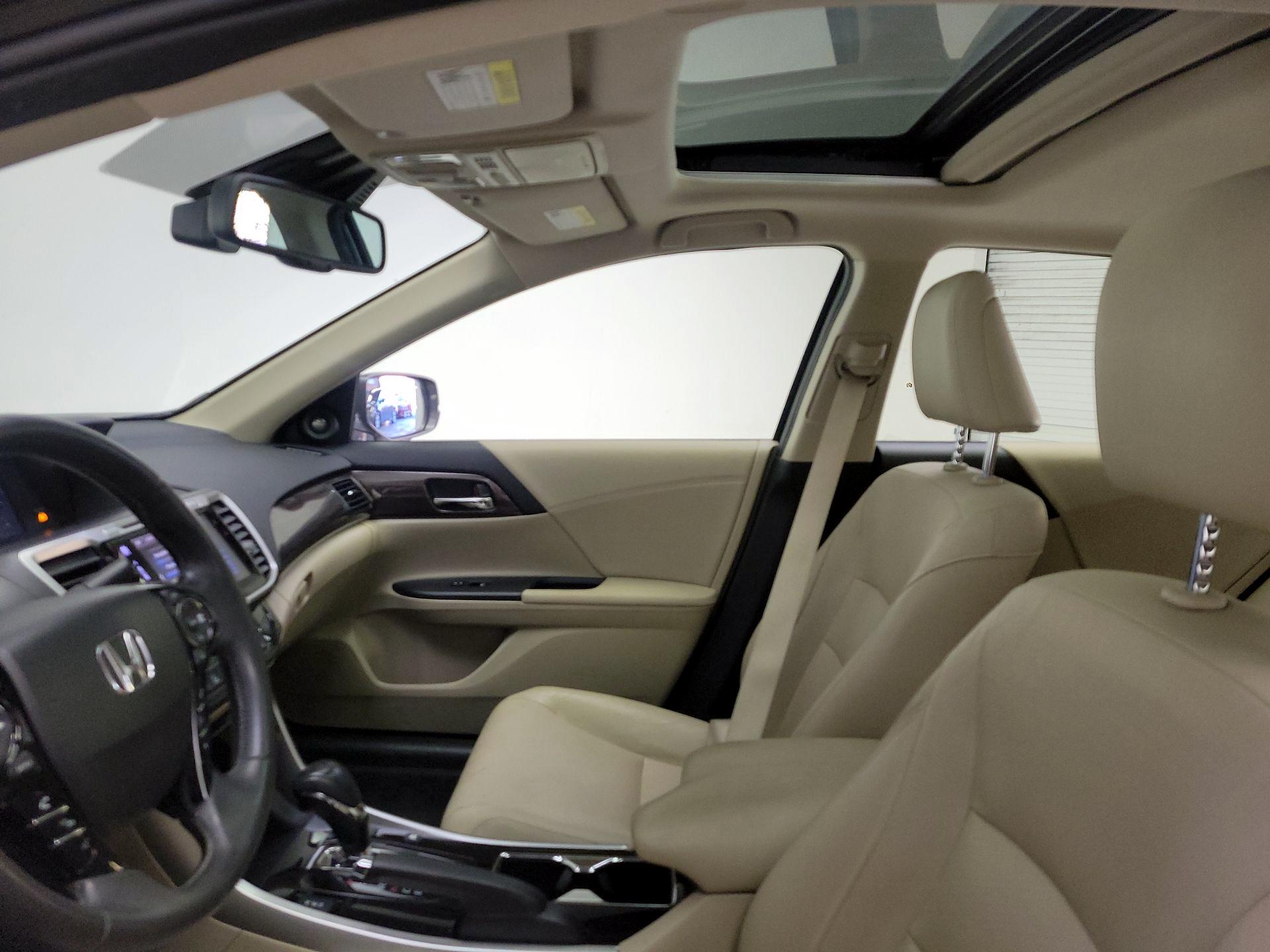 Thumbnail: 2017 Honda Accord - 20