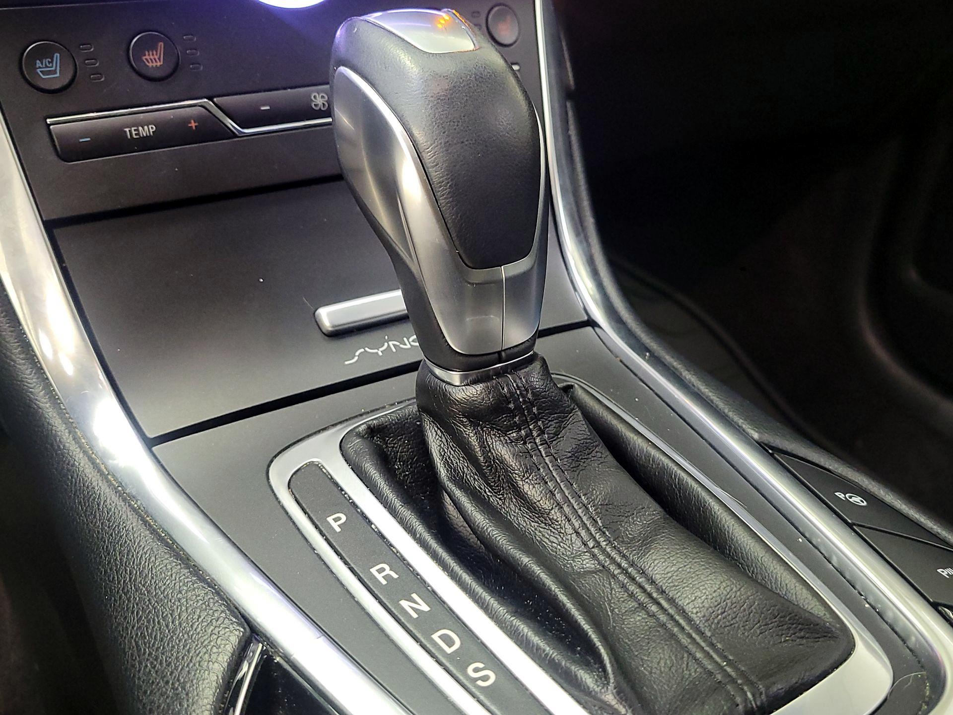 Thumbnail: 2015 Ford Edge - 18