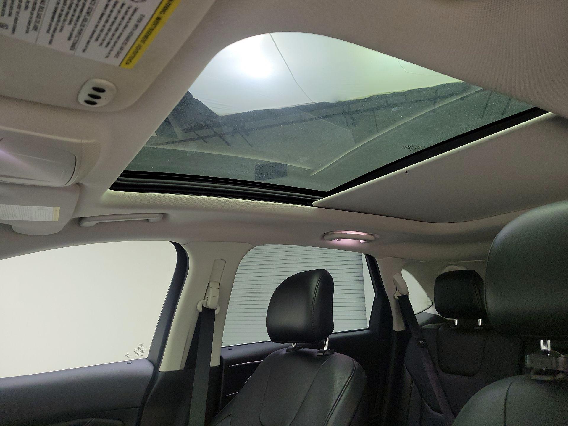 Thumbnail: 2015 Ford Edge - 20