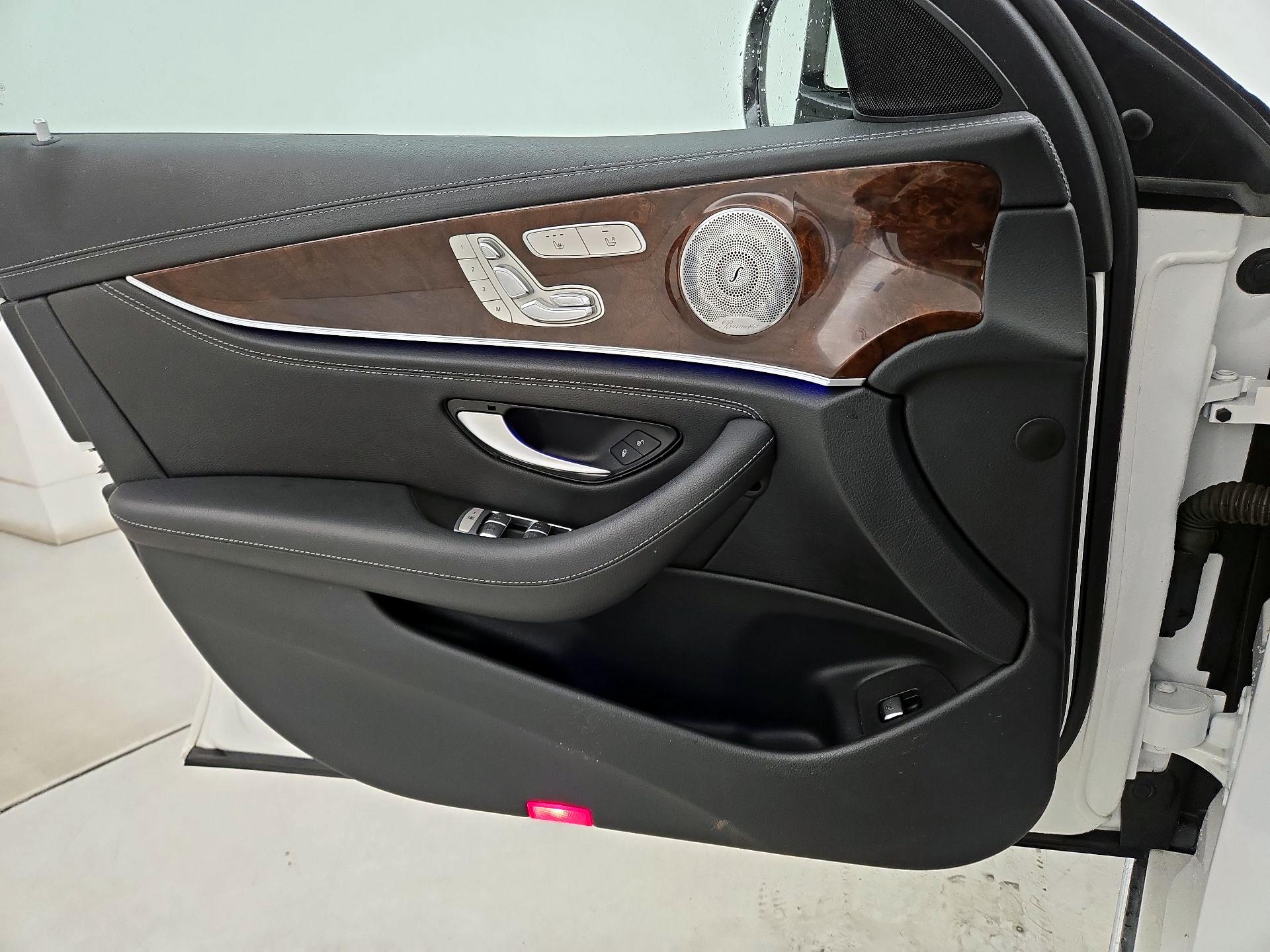 Thumbnail: 2017 Mercedes-Benz E-Class - 12