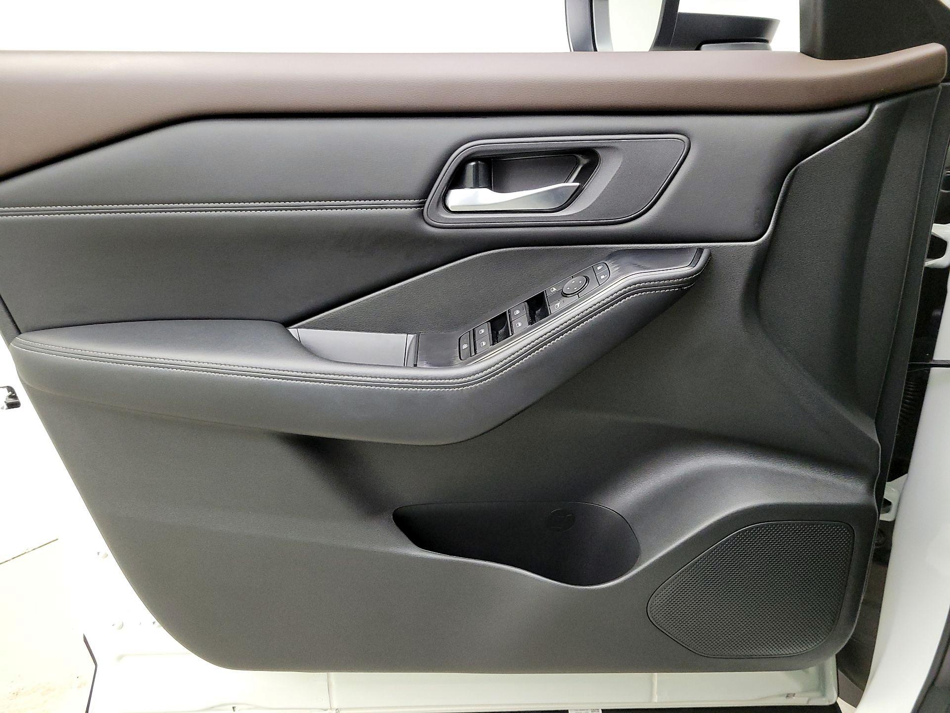 Thumbnail: 2023 Nissan Rogue - 12