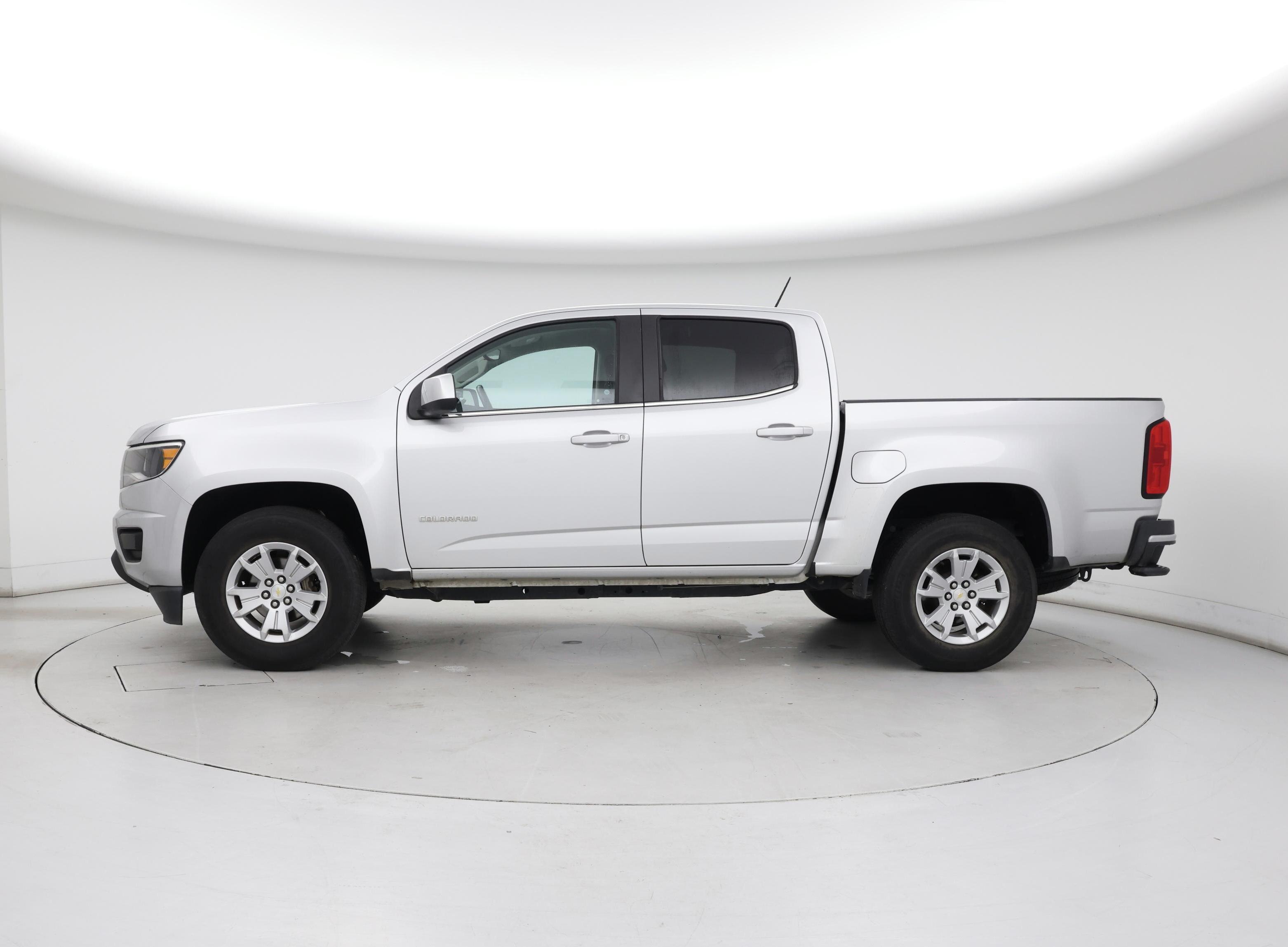 Thumbnail: 2019 Chevrolet Colorado - 3