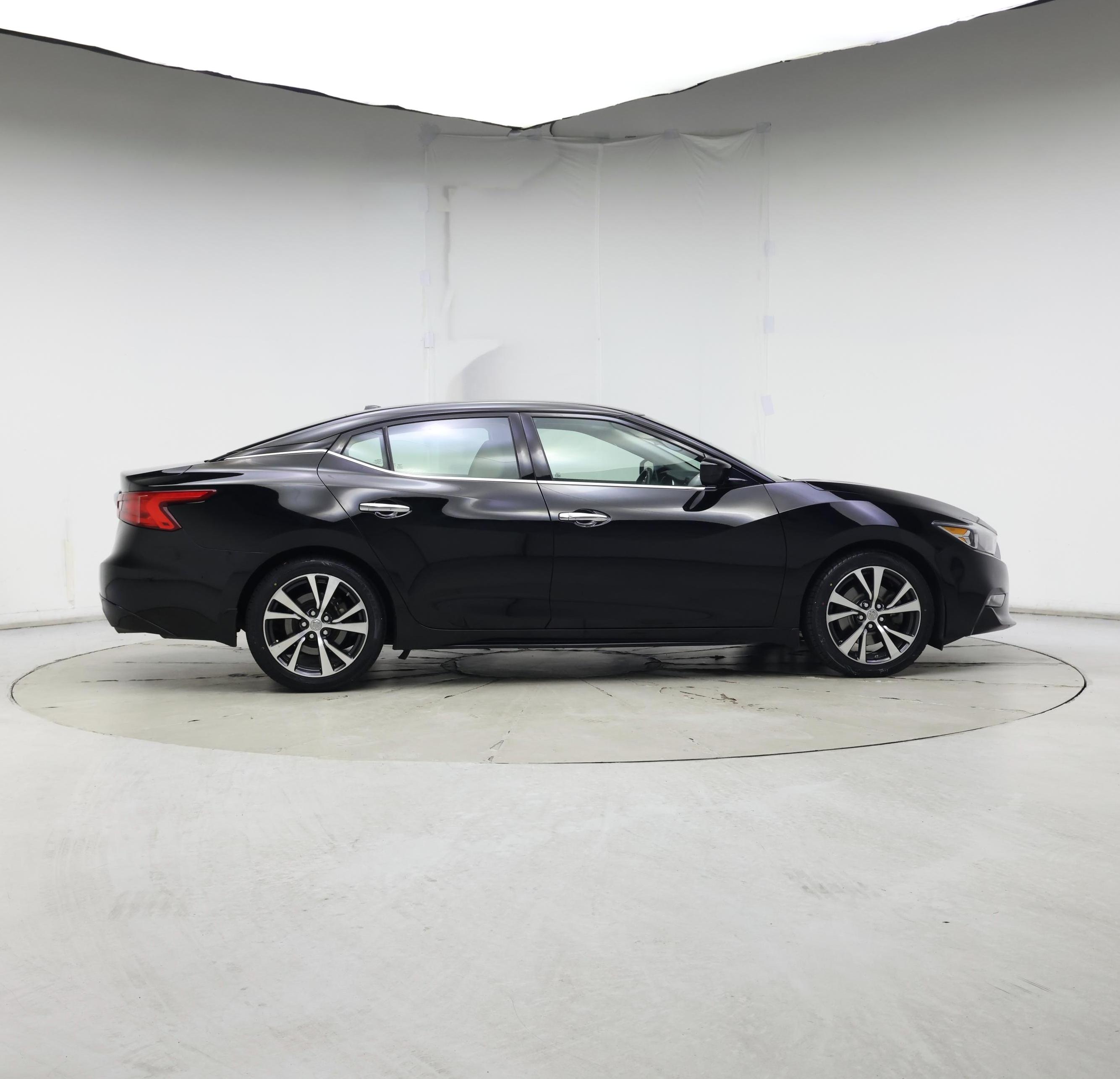 Thumbnail: 2017 Nissan Maxima - 7