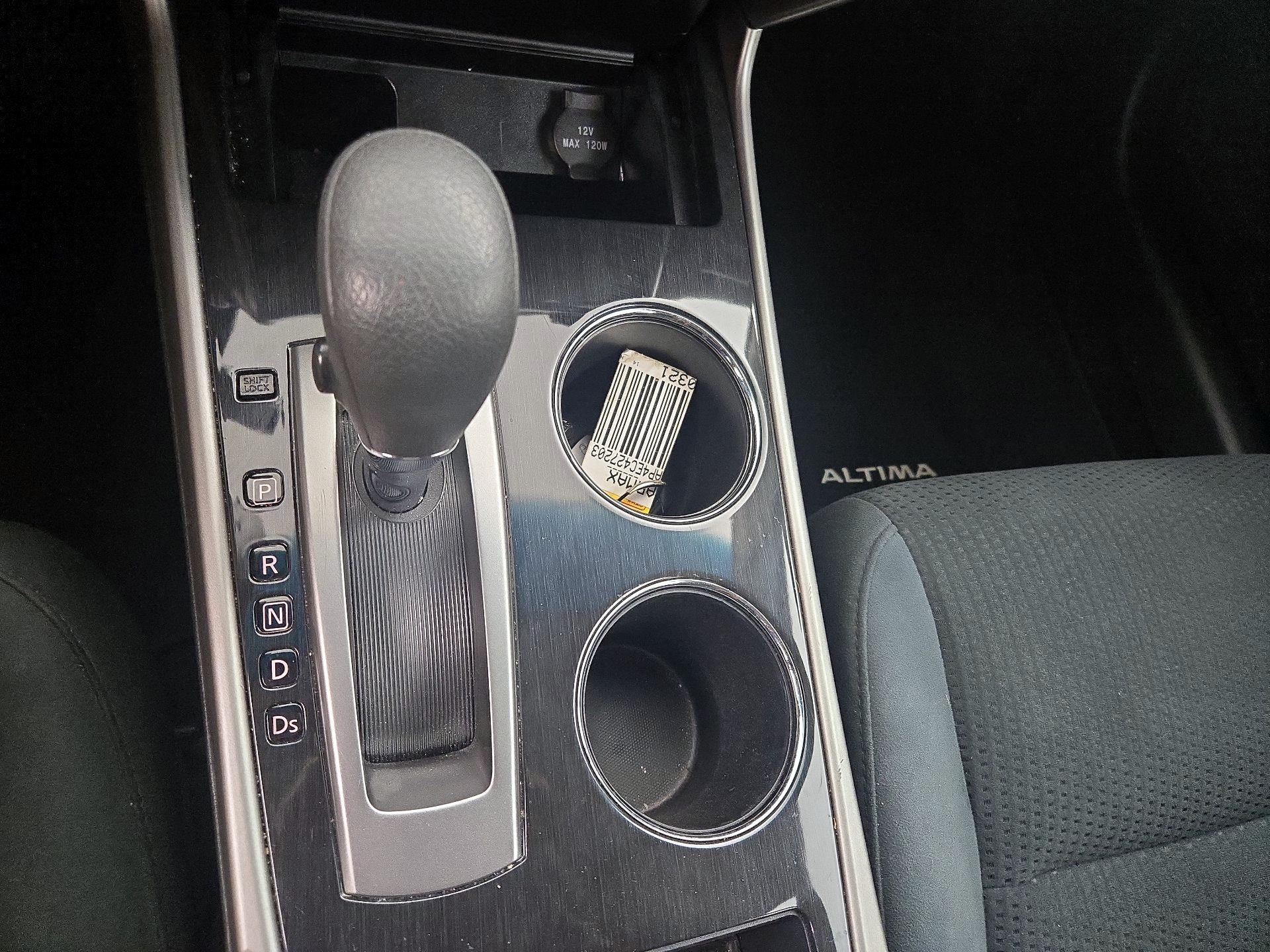 Thumbnail: 2014 Nissan Altima - 16