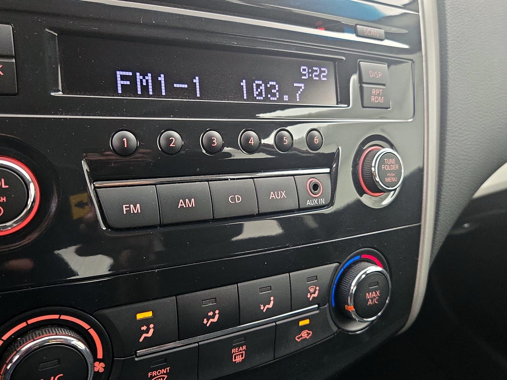 Thumbnail: 2014 Nissan Altima - 17