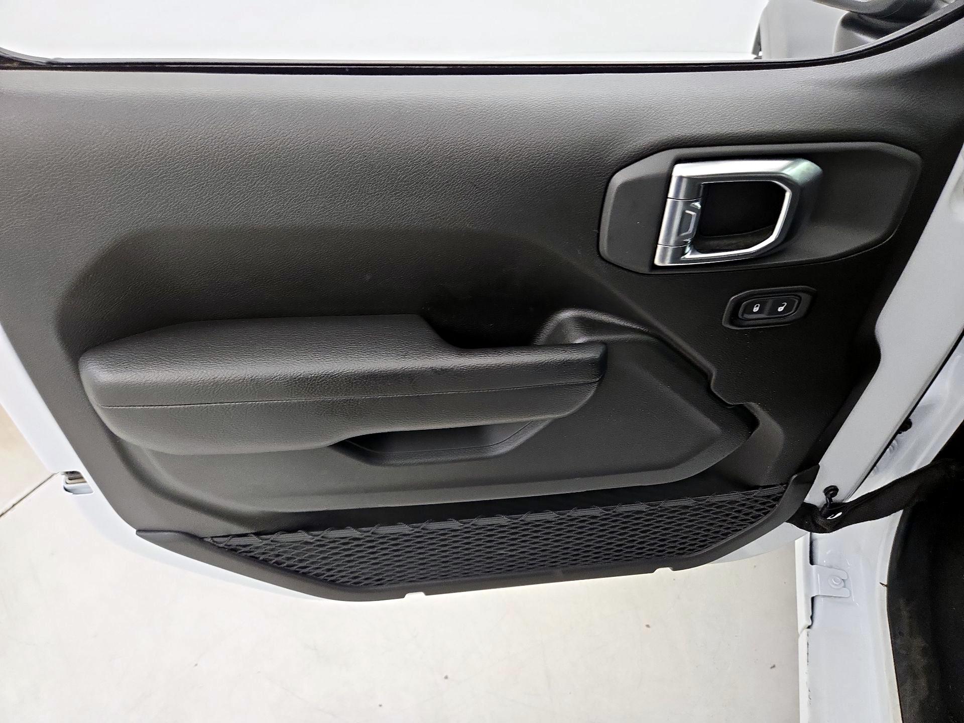 Thumbnail: 2025 Jeep Wrangler - 12