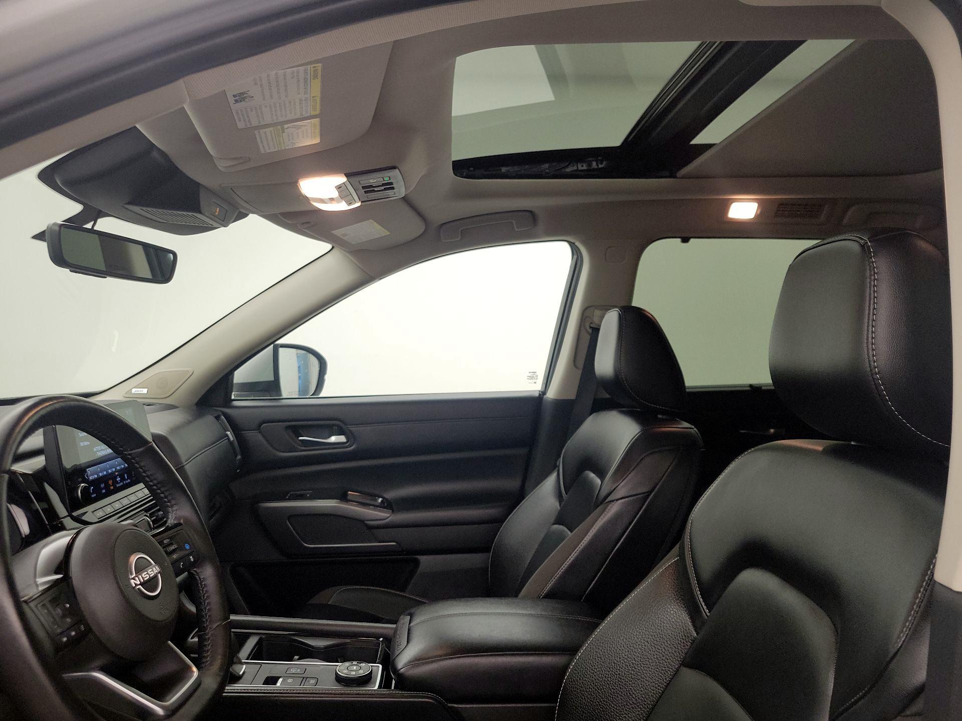 Thumbnail: 2023 Nissan Pathfinder - 20