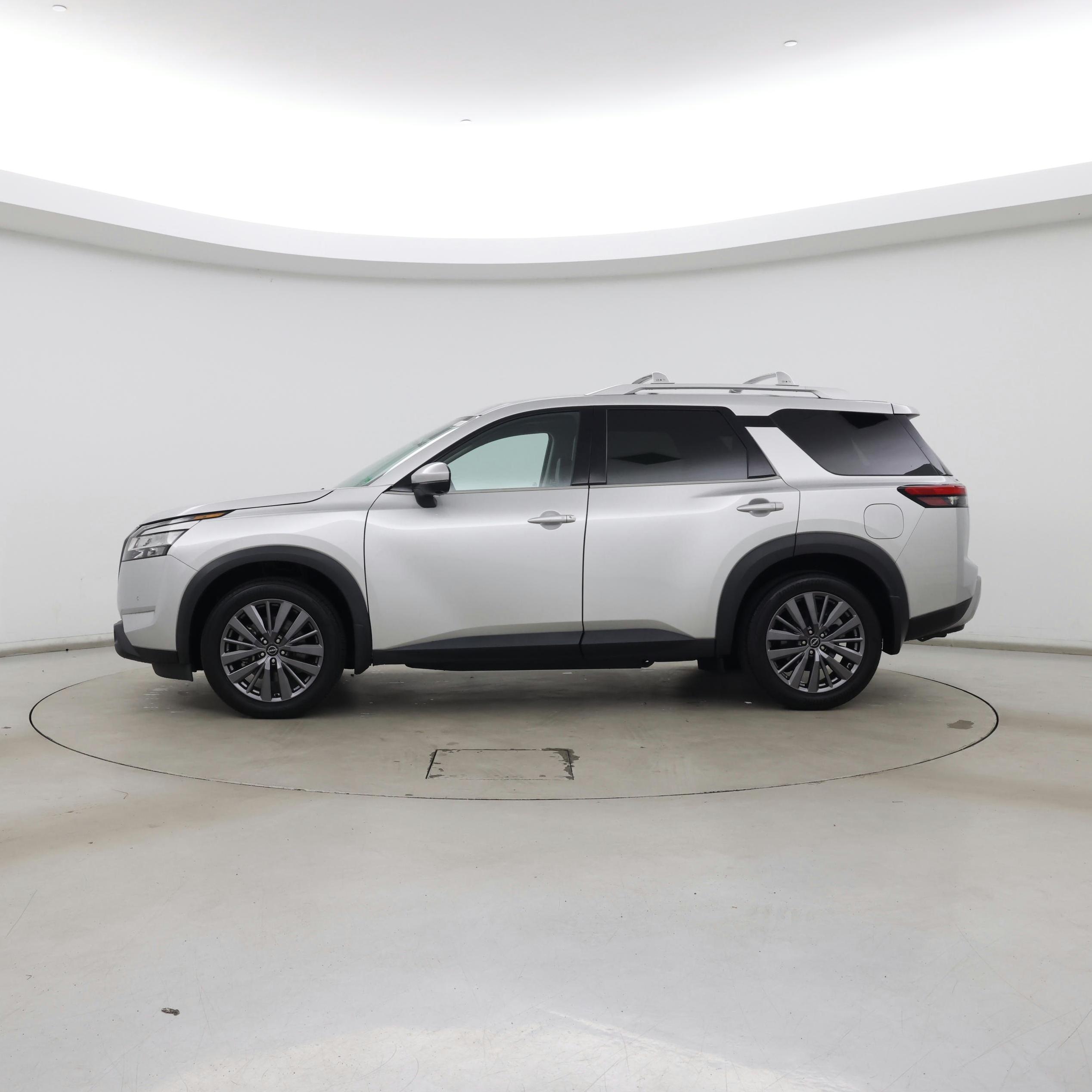 Thumbnail: 2023 Nissan Pathfinder - 3
