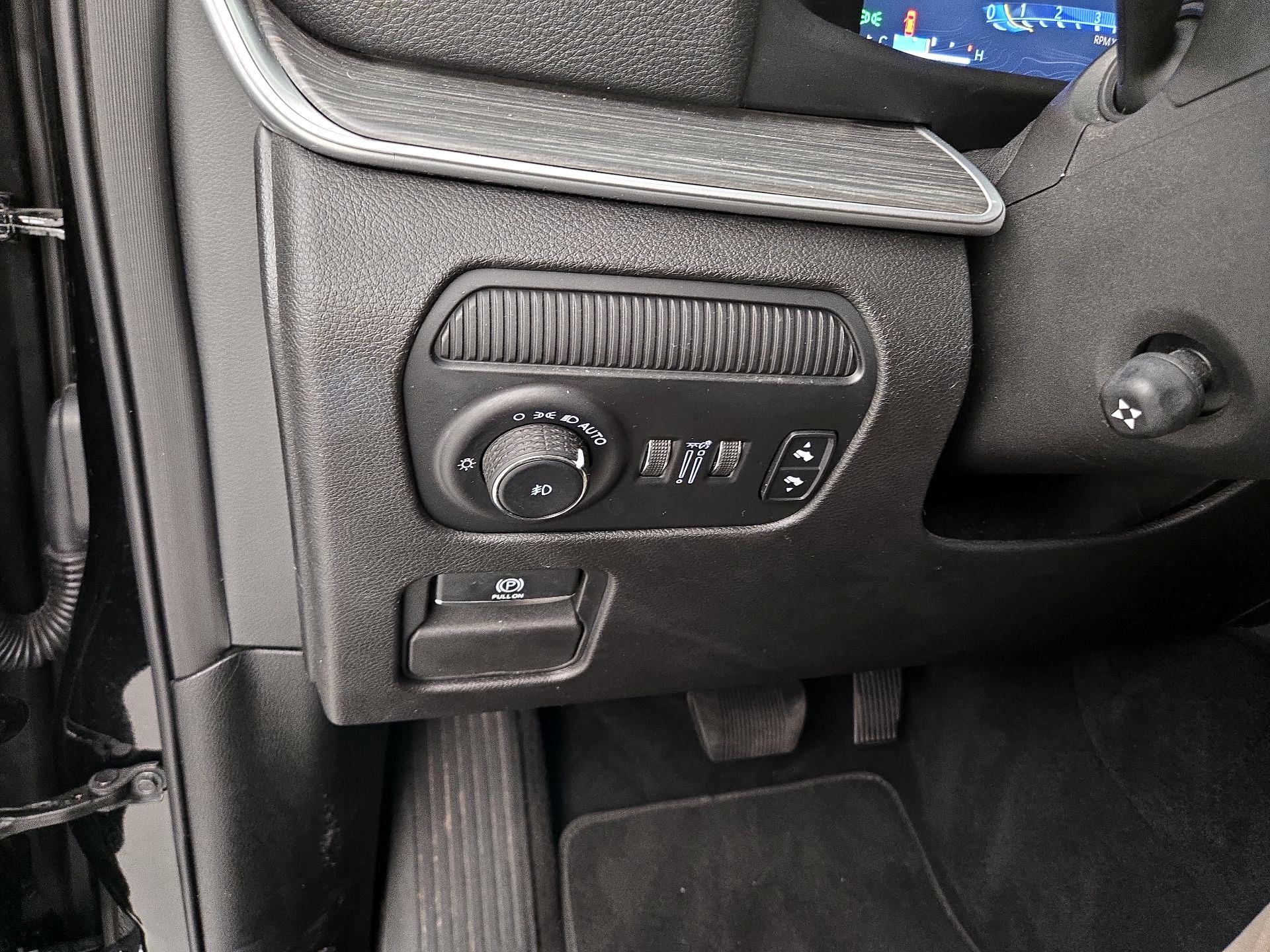 Thumbnail: 2023 Jeep Wagoneer - 13