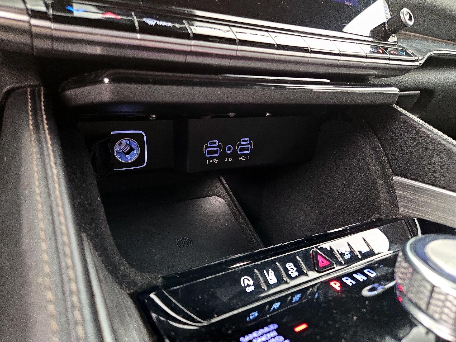 Thumbnail: 2023 Jeep Wagoneer - 19