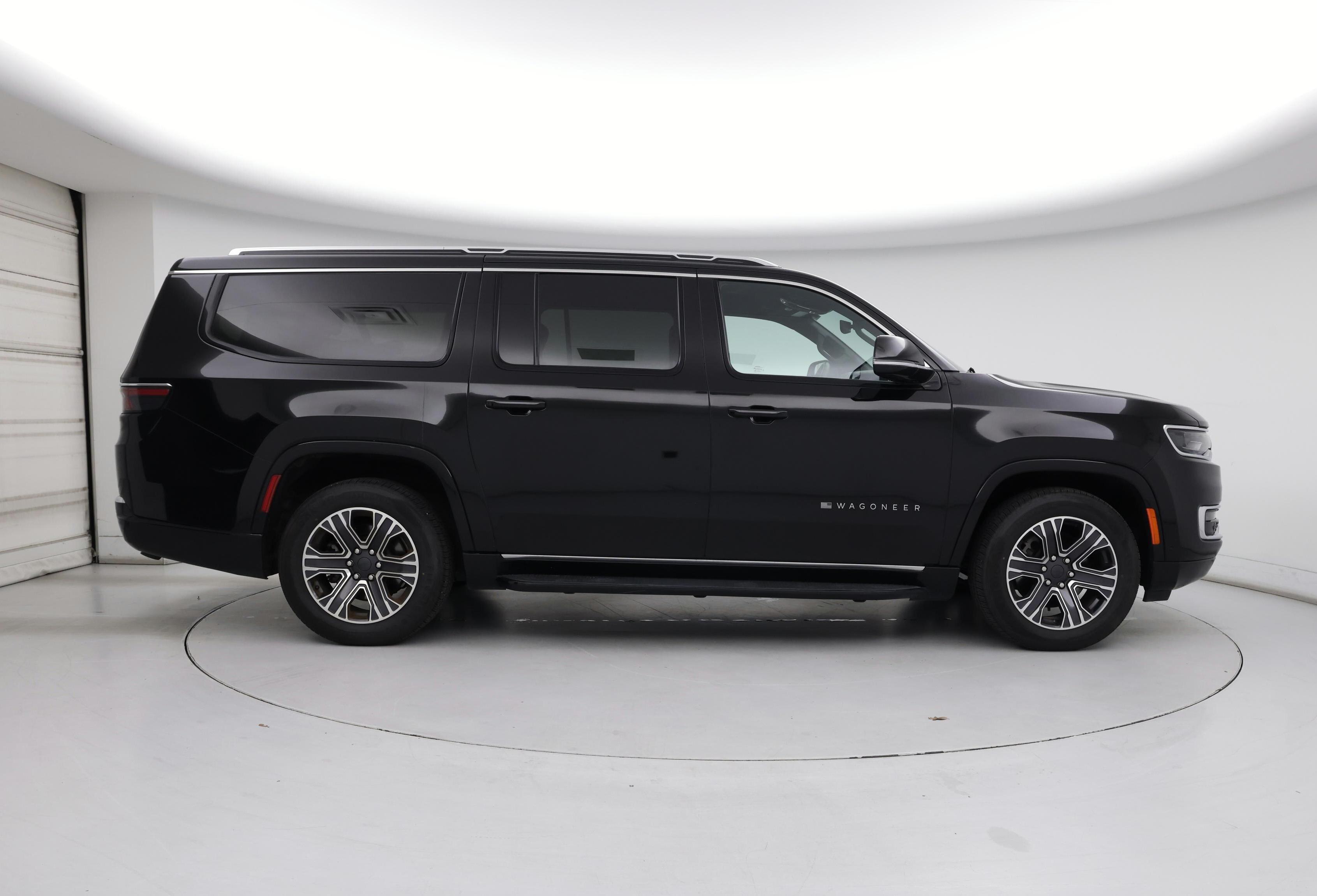 Thumbnail: 2023 Jeep Wagoneer - 7