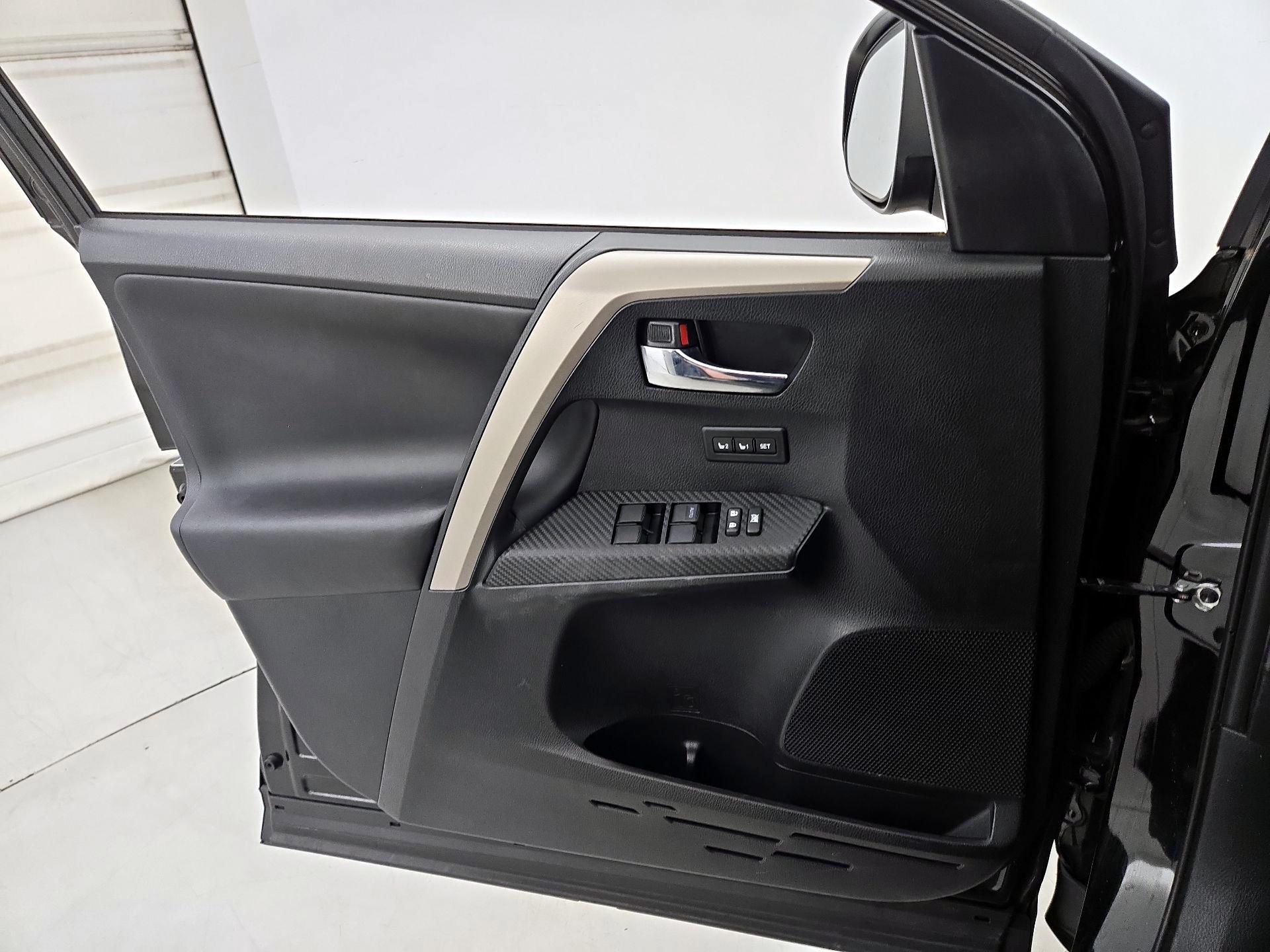 Thumbnail: 2014 Toyota RAV4 - 12