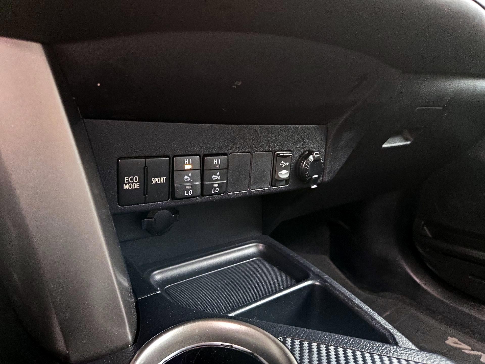 Thumbnail: 2014 Toyota RAV4 - 18