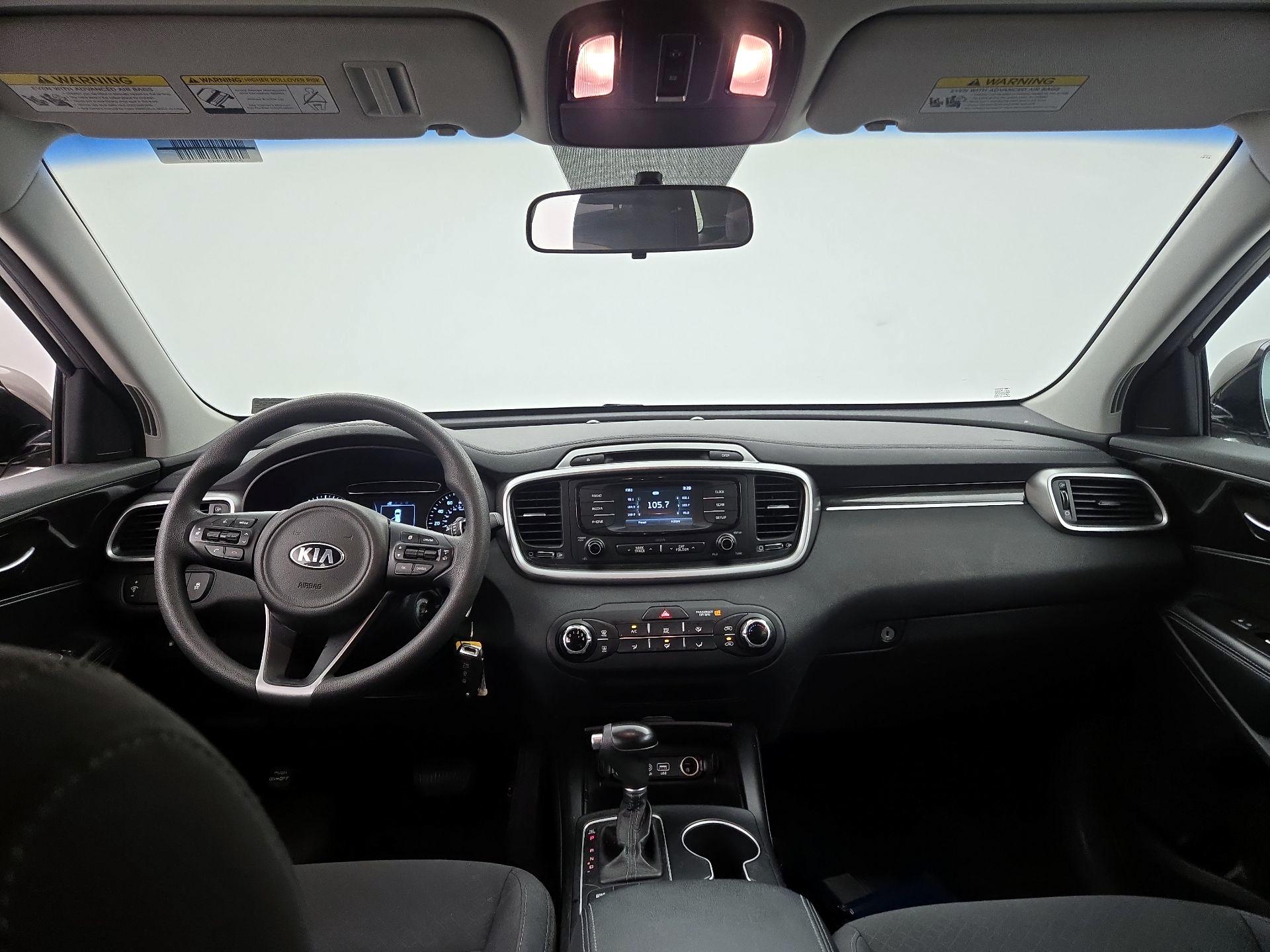 Thumbnail: 2017 Kia Sorento - 9