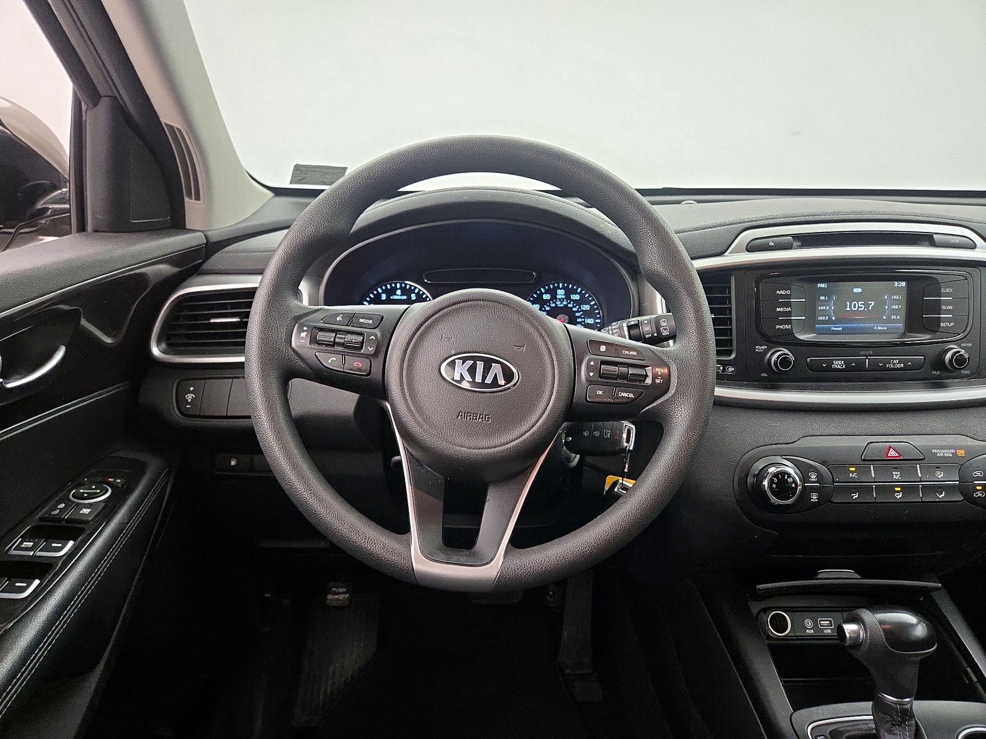 Thumbnail: 2017 Kia Sorento - 10