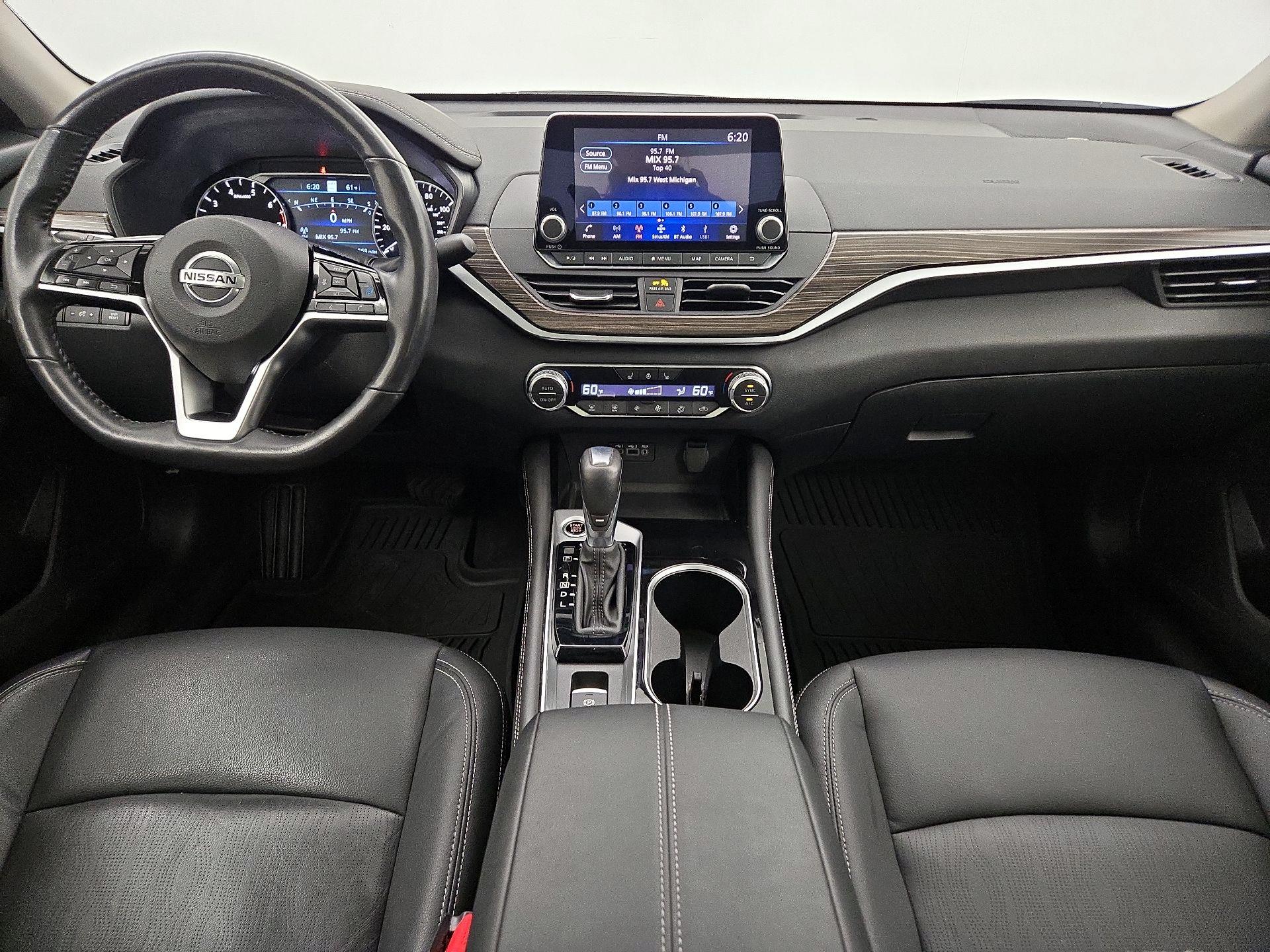 Thumbnail: 2022 Nissan Altima - 9