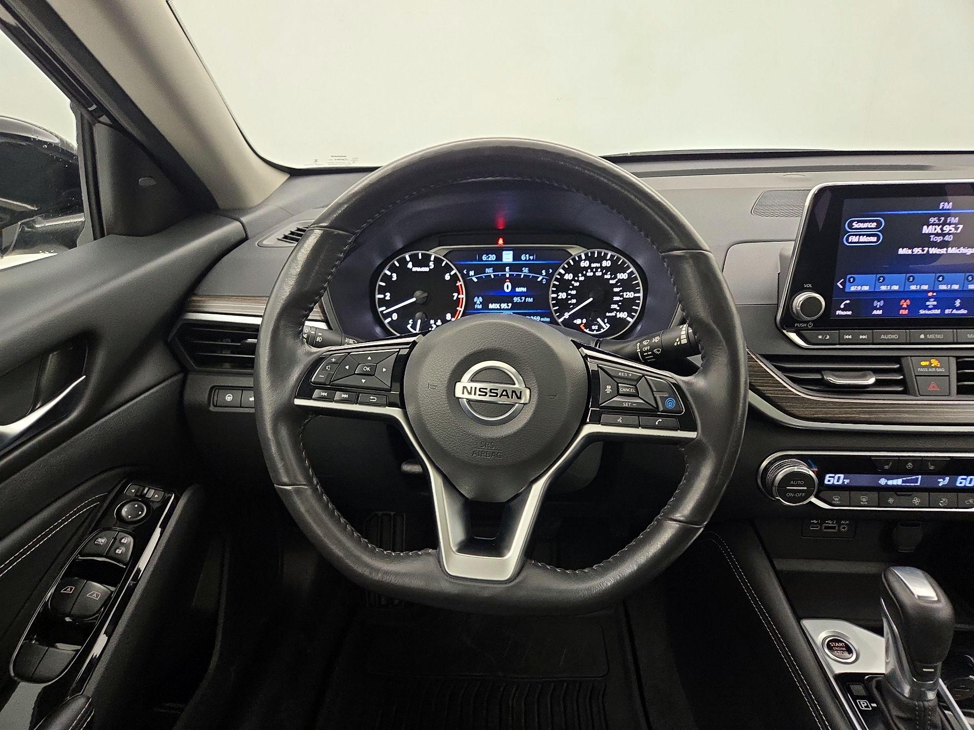 Thumbnail: 2022 Nissan Altima - 10