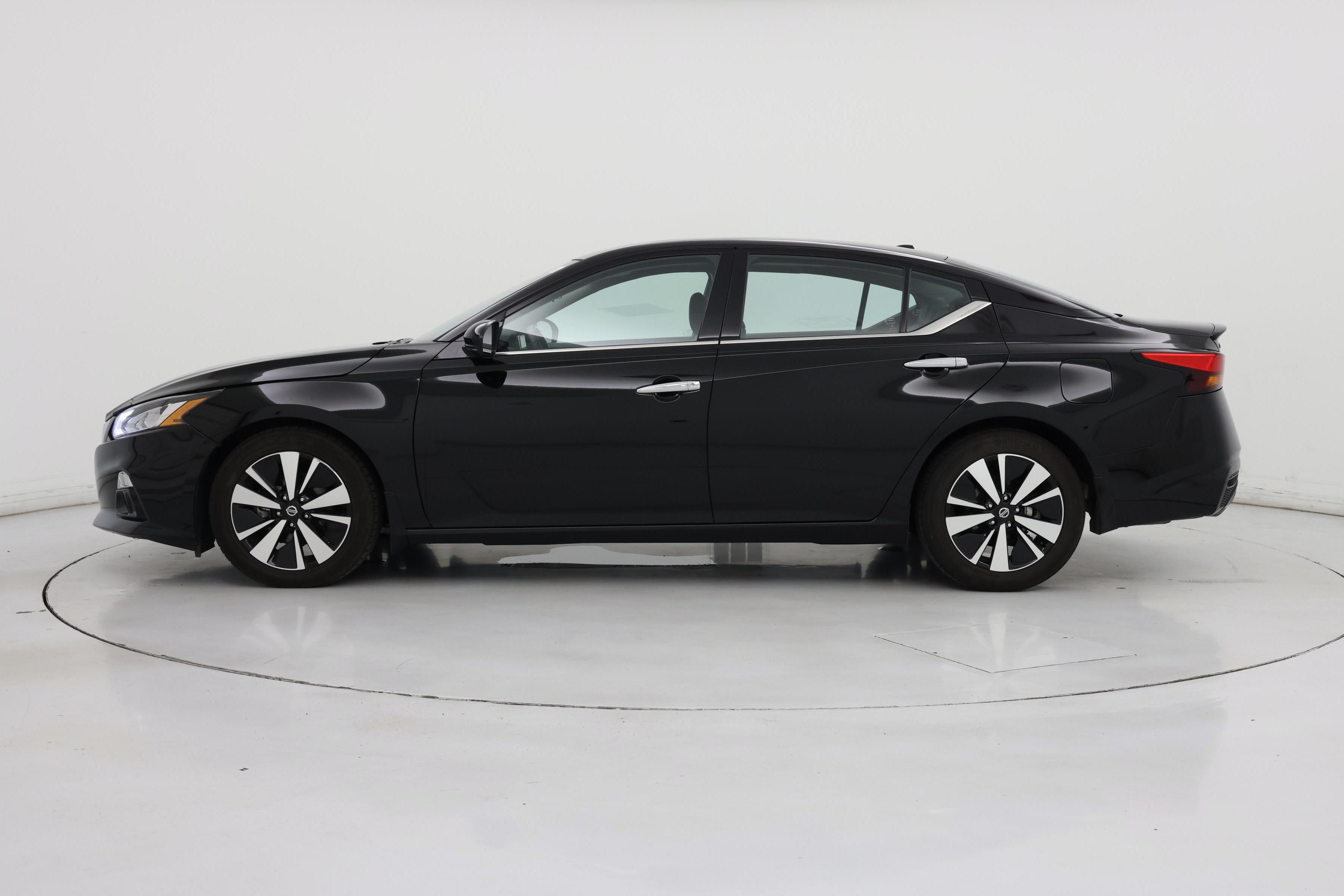 Thumbnail: 2022 Nissan Altima - 3